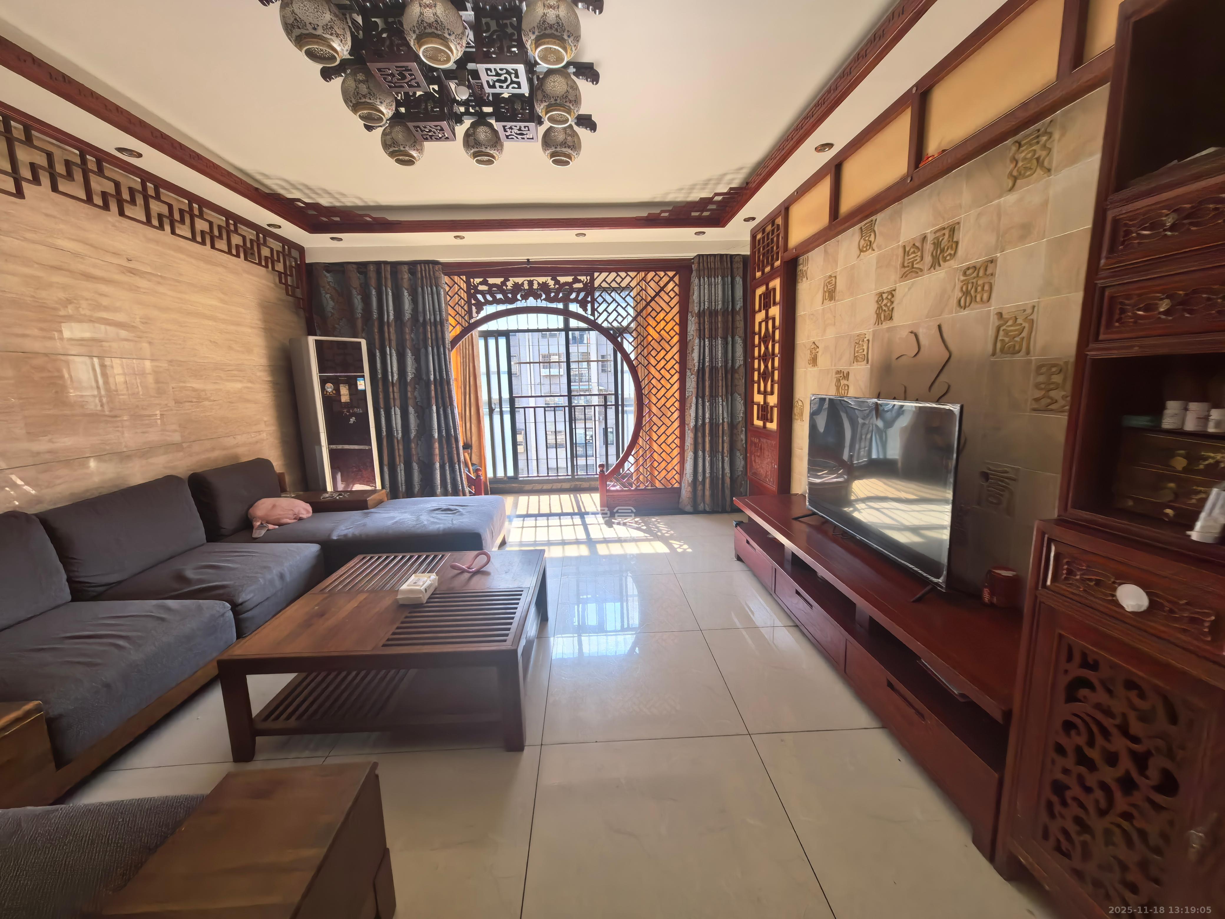 世纪桃花苑 1室2厅1卫 2200.0元/月 世纪桃花苑 1室2厅1卫 2200.0元/月室内图