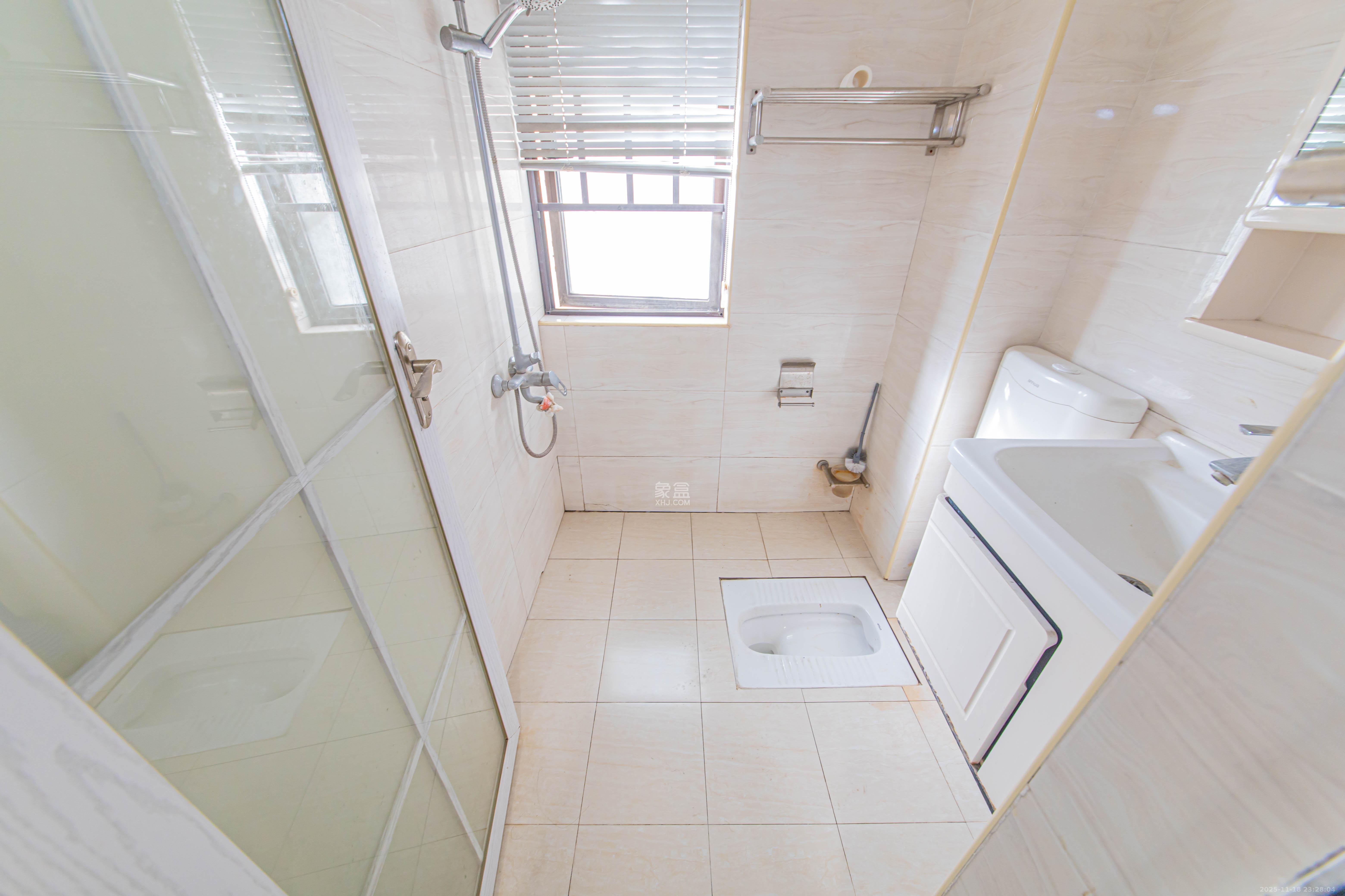 金房奥斯卡 2室2厅1卫 65.0万 金房奥斯卡 2室2厅1卫 65.0万卫生间