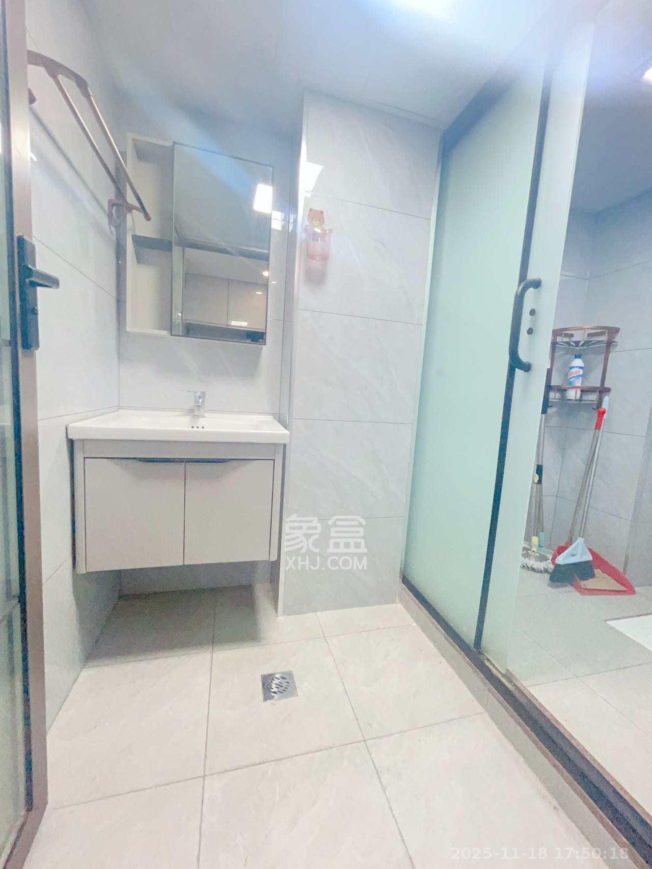 长房时代小镇  2室1厅1卫    1800.0元/月室内图