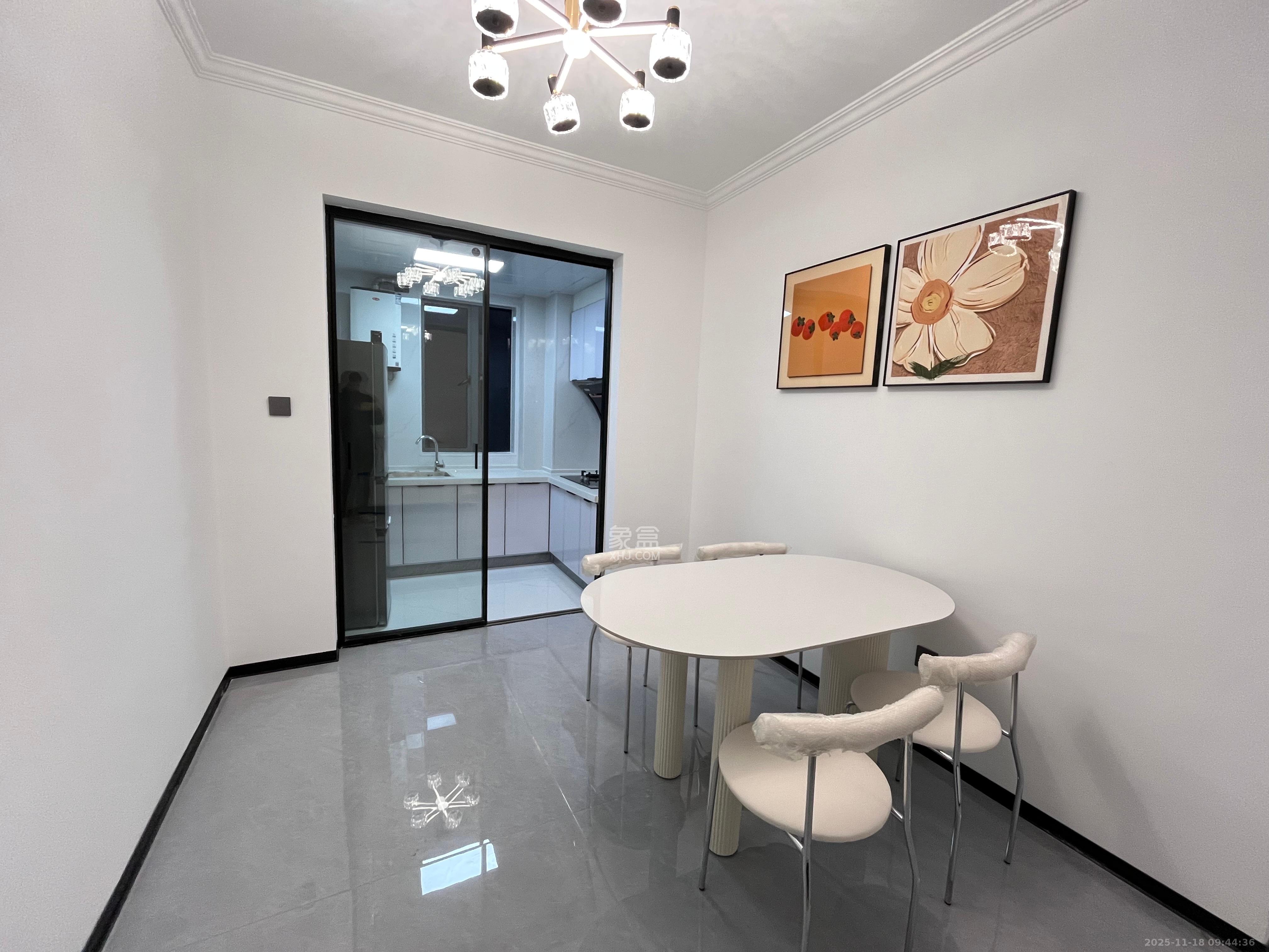 岭福家苑(天心佳苑) 3室2厅1卫 3600.0元/月 岭福家苑(天心佳苑) 3室2厅1卫 3600.0元/月室内图