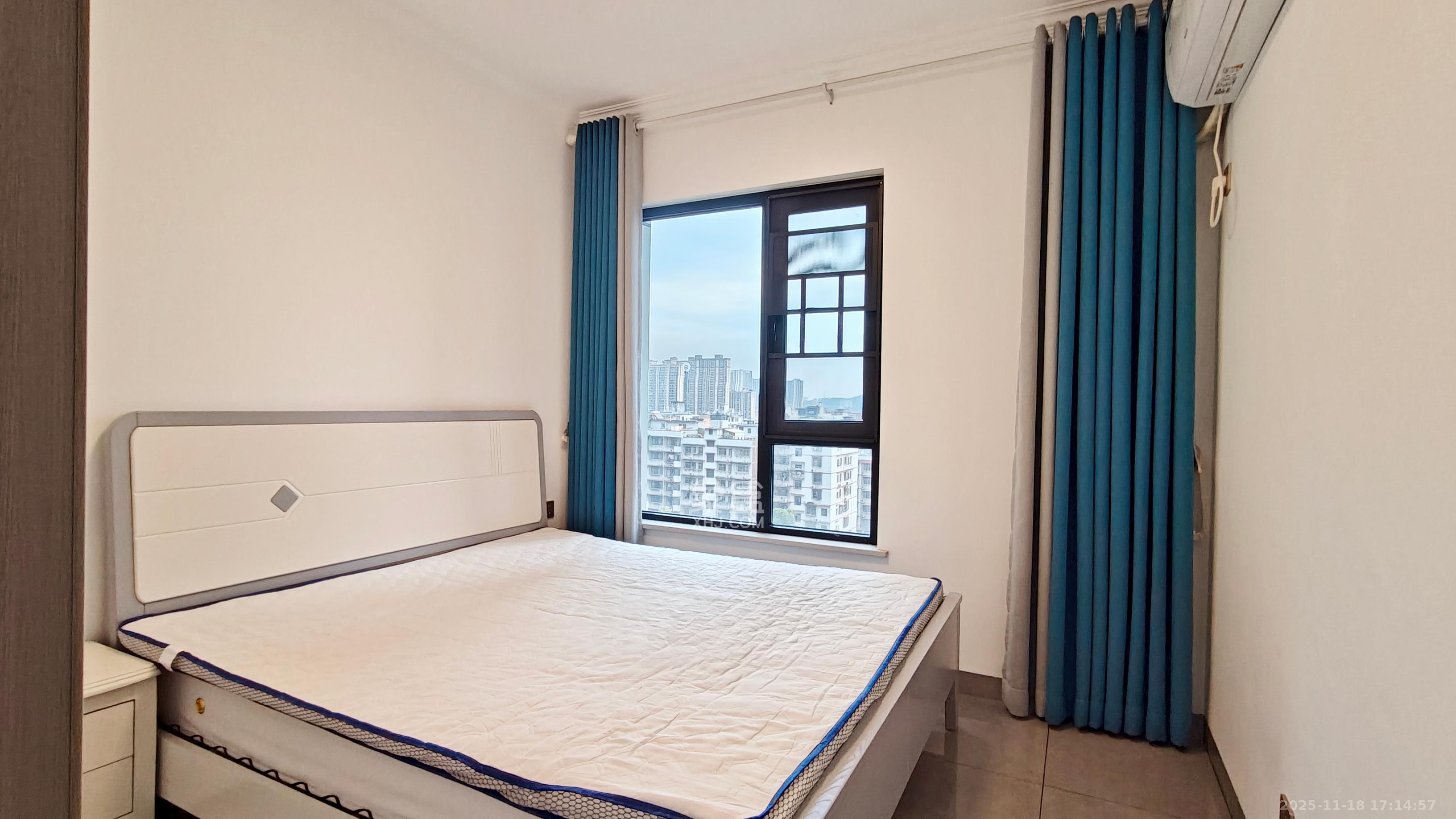 蔷薇国际  3室2厅1卫    2000.0元/月室内图