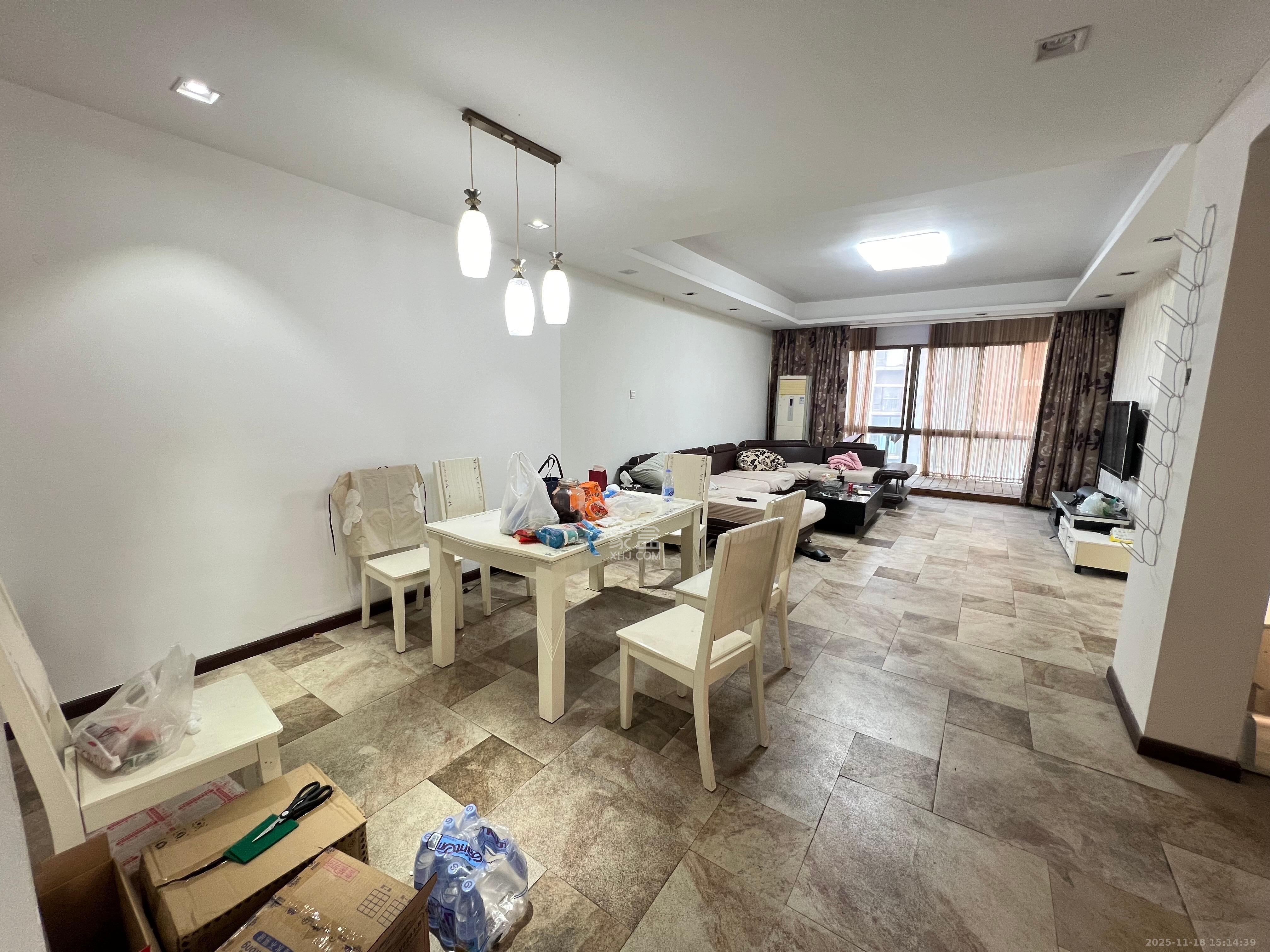 岳泰理想城  3室1厅2卫    4000.0元/月