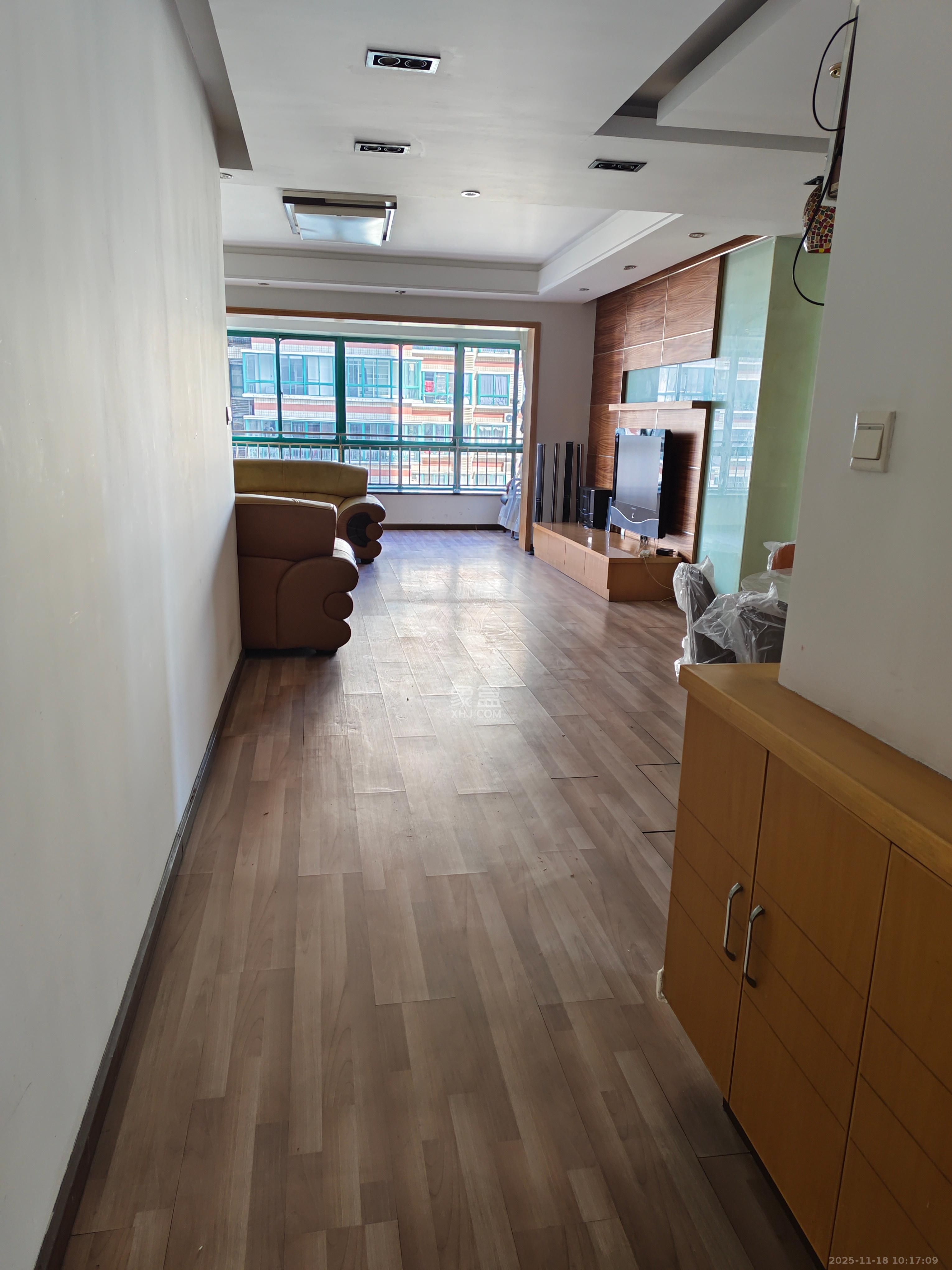 明城公寓  5室2厅2卫    3000.0元/月室内图