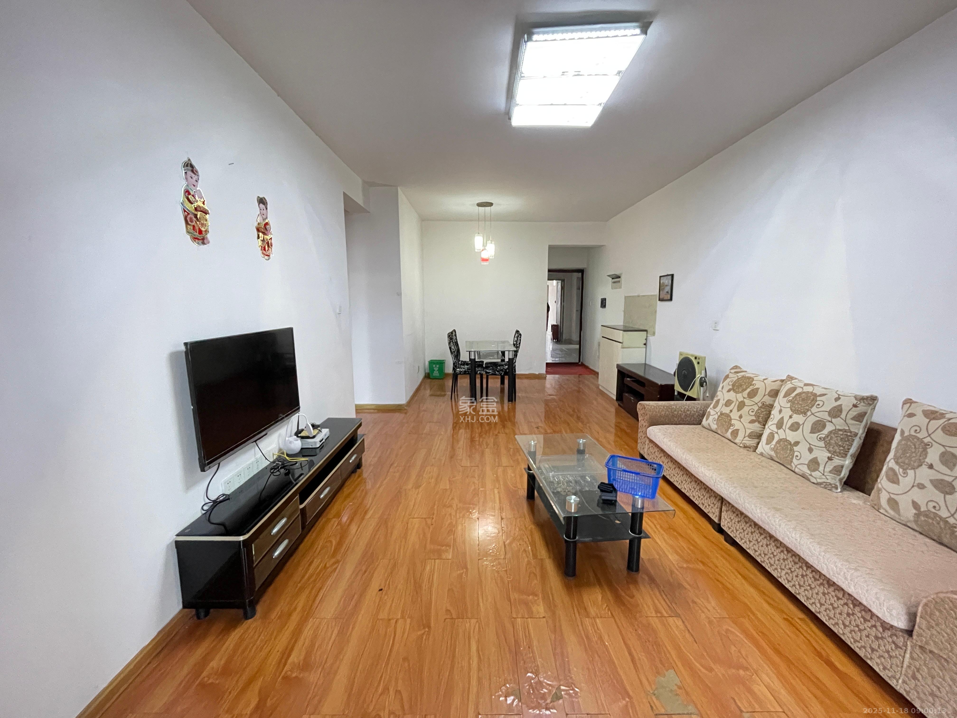 地华梅溪湖畔  2室2厅1卫    2200.0元/月