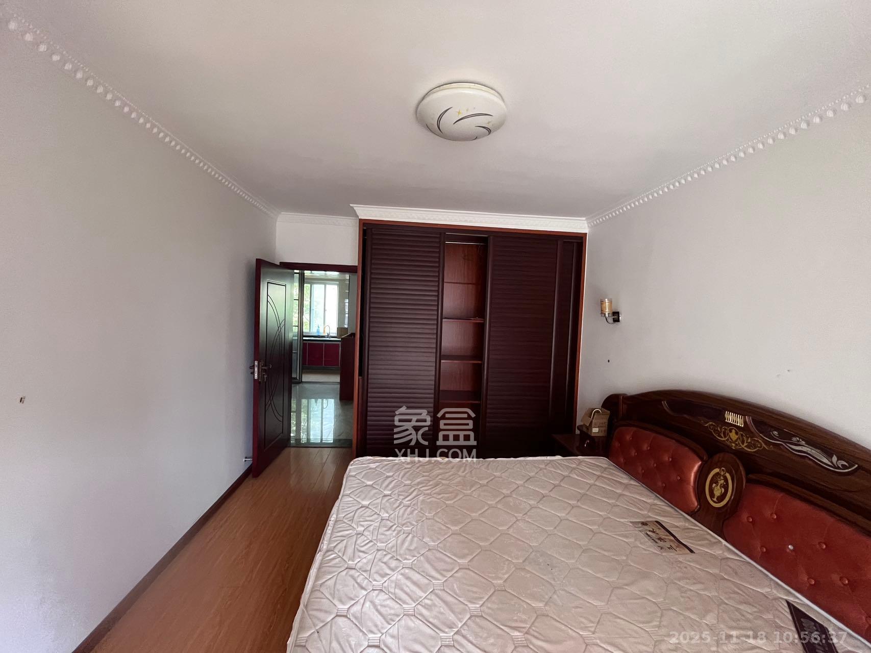 枫华府第 3室2厅2卫 1500.0元/月 枫华府第 3室2厅2卫 1500.0元/月室内图