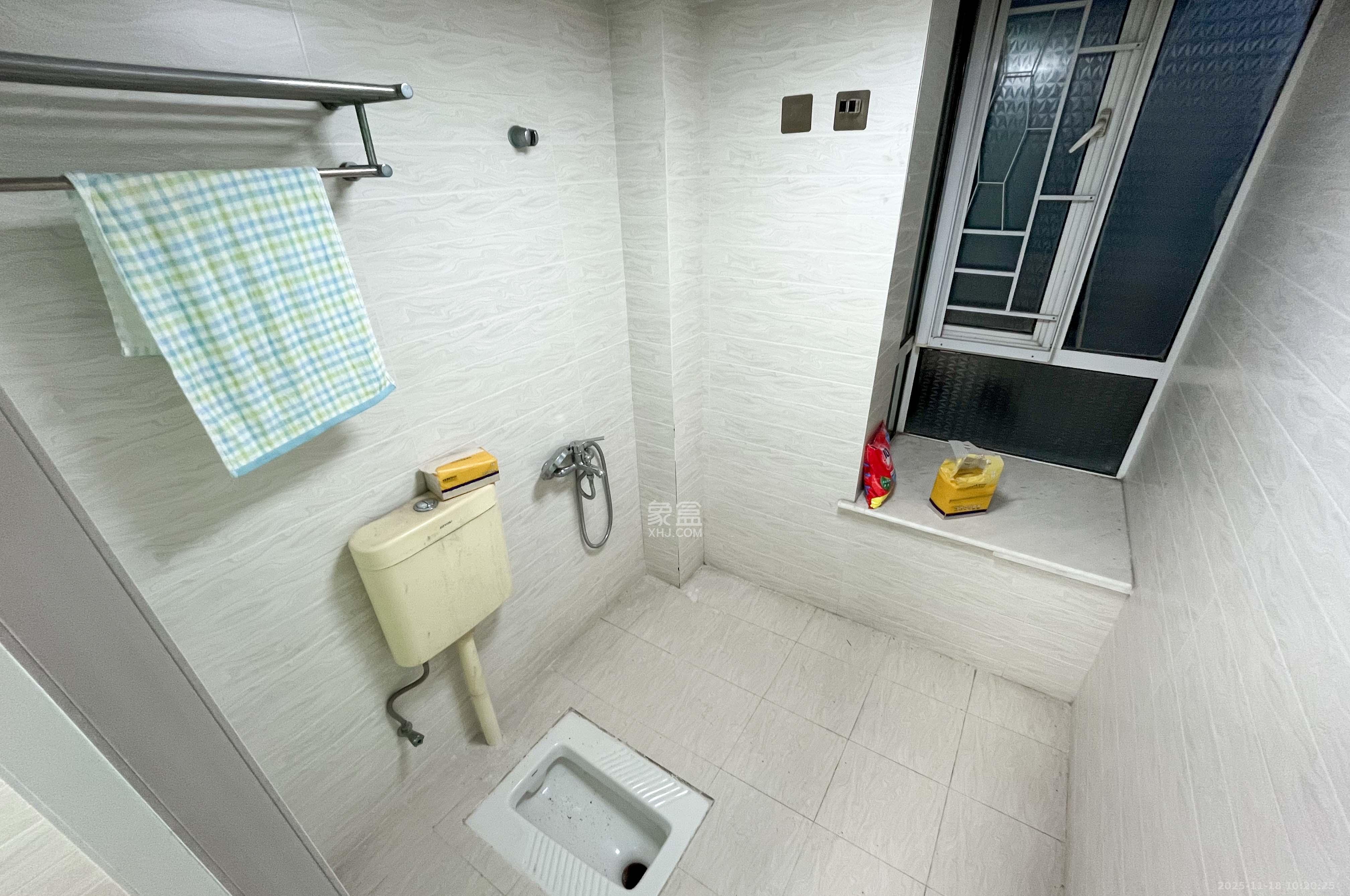 湘麓国际 3室2厅2卫 93.8万 湘麓国际 3室2厅2卫 93.8万卫生间