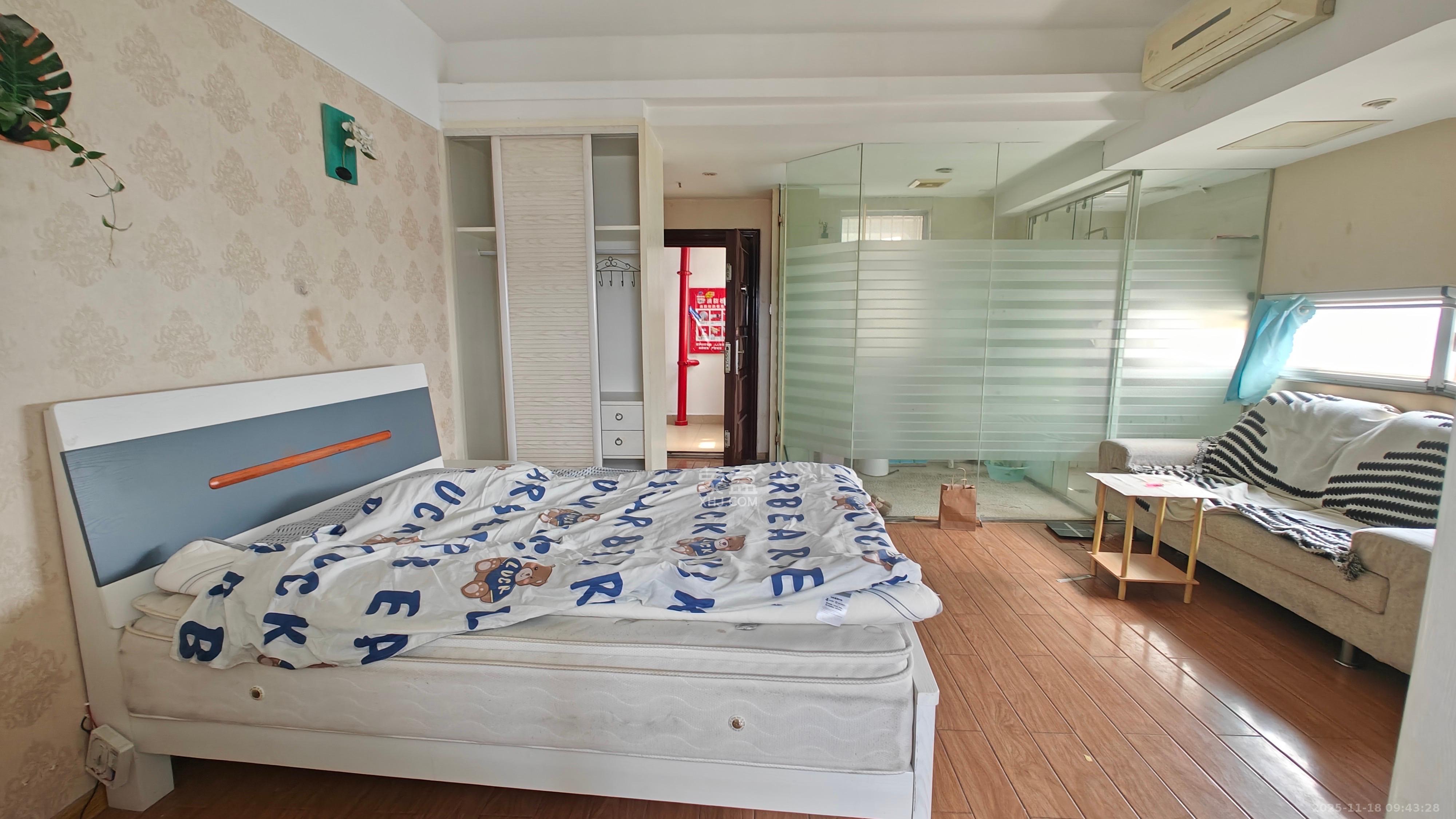 观湖公寓  1室1厅1卫    1500.0元/月室内图