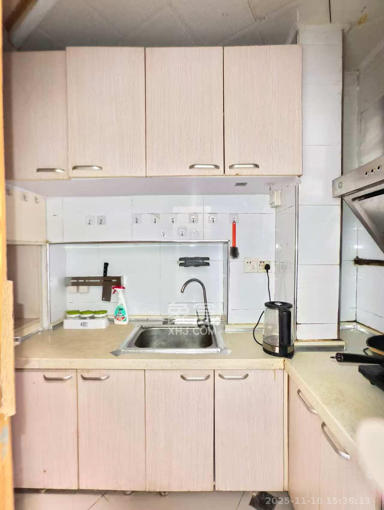 奥克斯广场  1室1厅1卫    1300.0元/月室内图