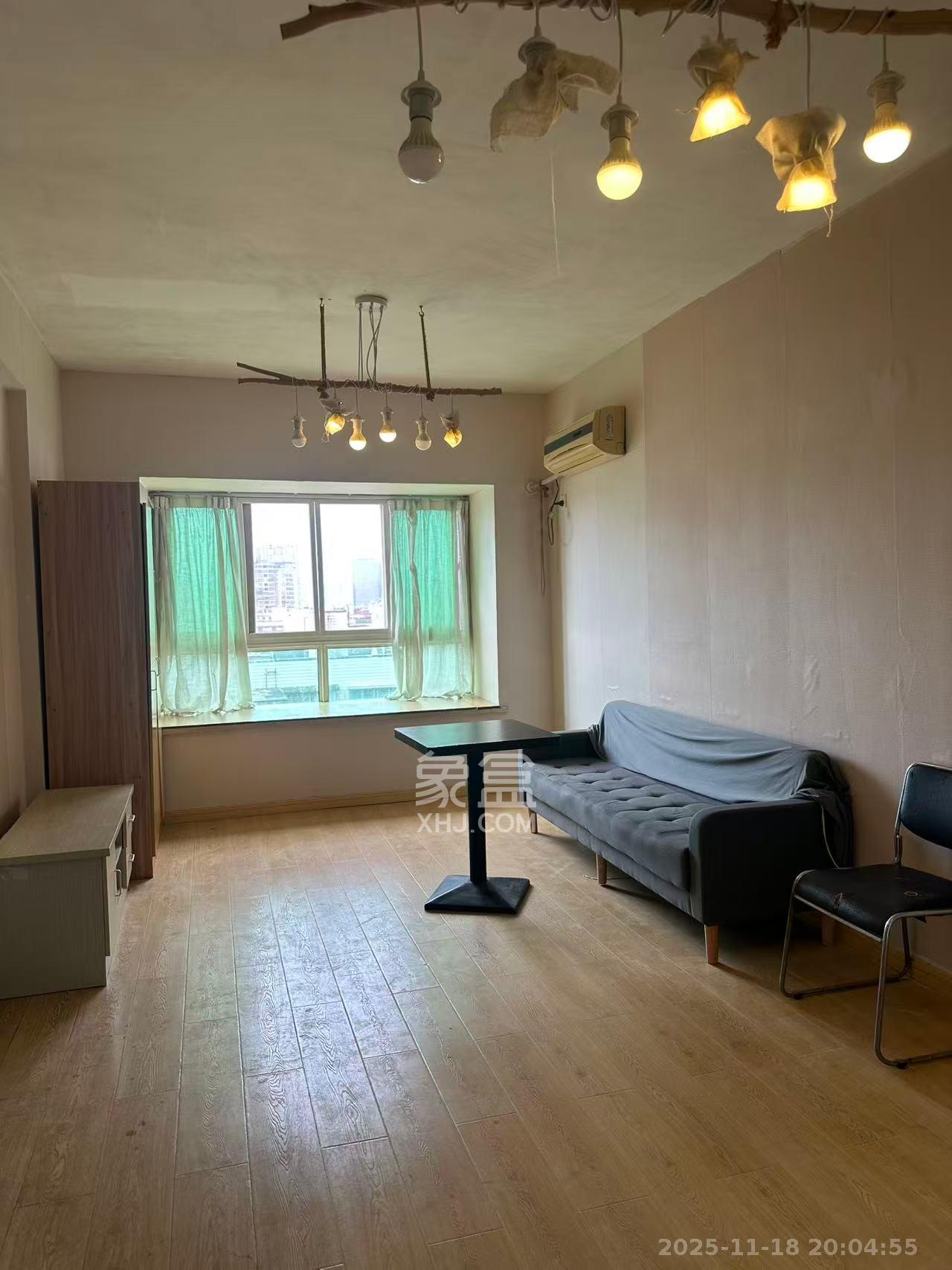 都市晨光  1室0厅0卫    1700.0元/月室内图