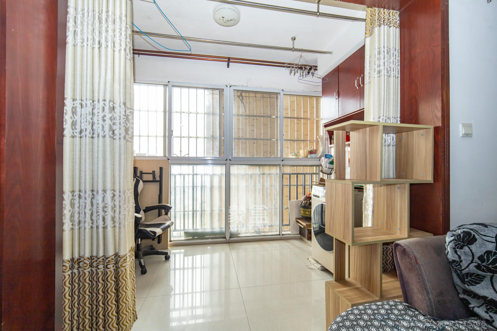 紫晶城 3室2厅1卫 52.8万 紫晶城 3室2厅1卫 52.8万阳台