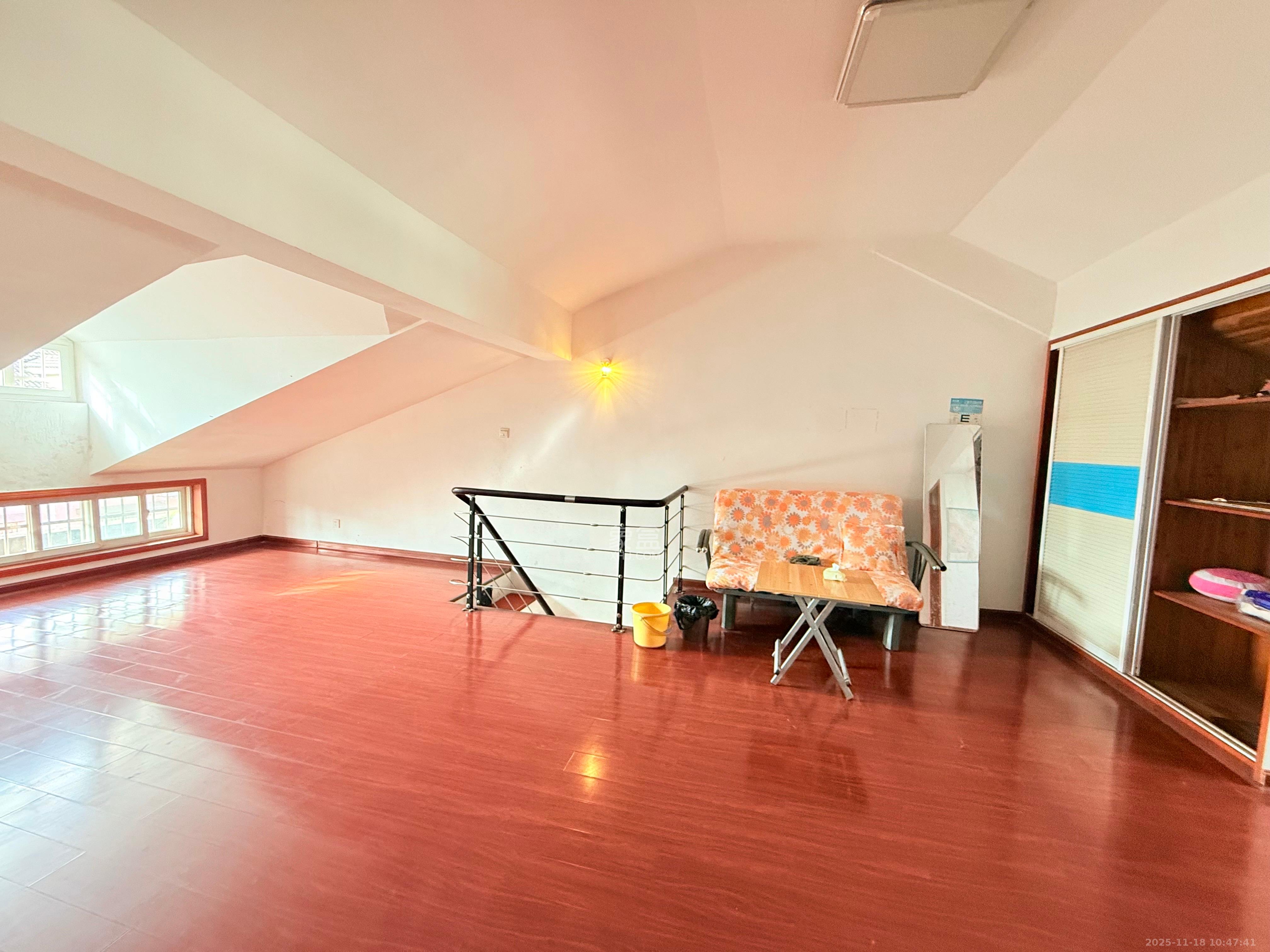 湘樟园小区(湘樟家园) 4室2厅2卫 2000.0元/月 湘樟园小区(湘樟家园) 4室2厅2卫 2000.0元/月室内图