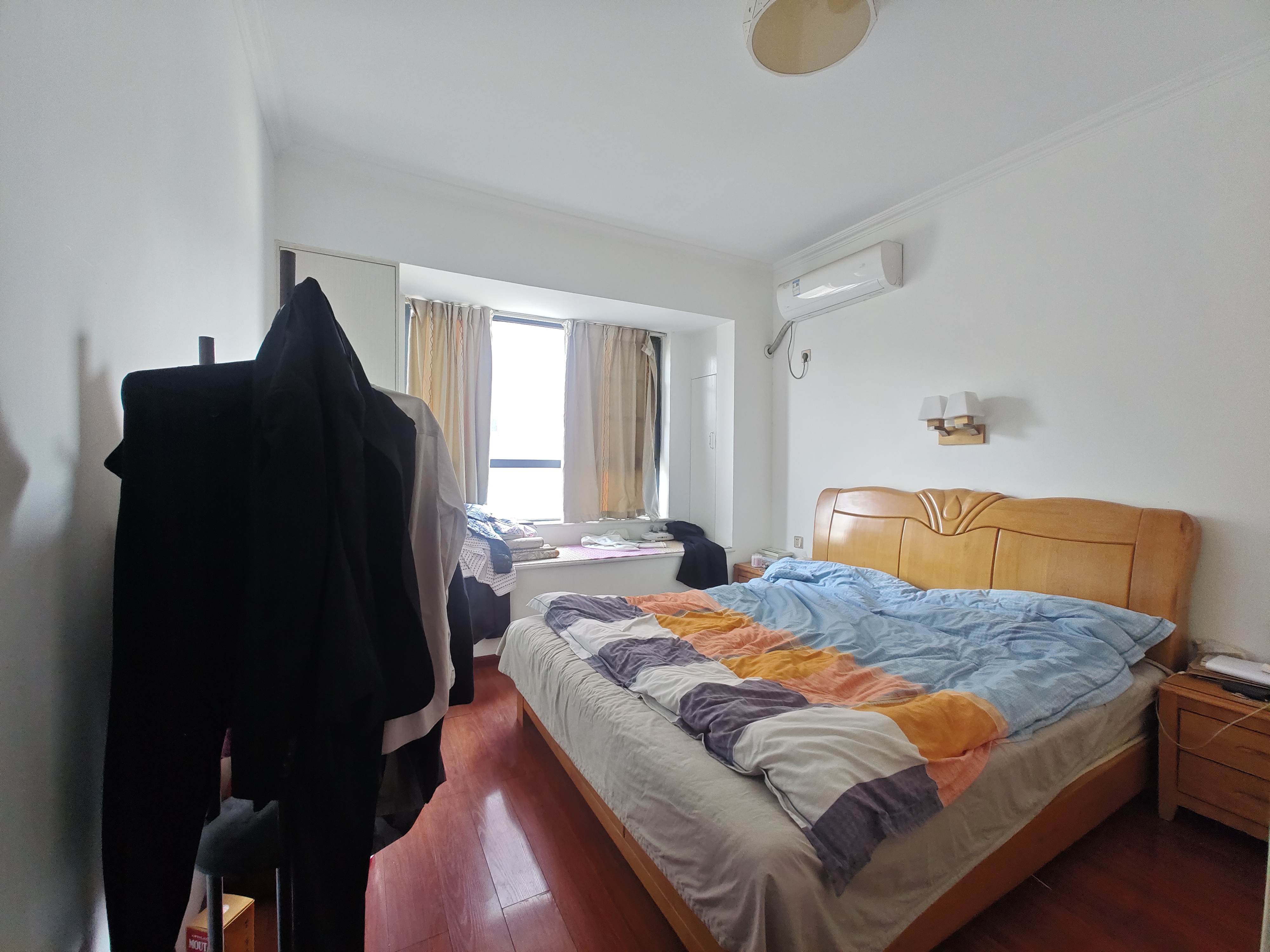 百弘学府城  3室2厅2卫    68.8万客厅