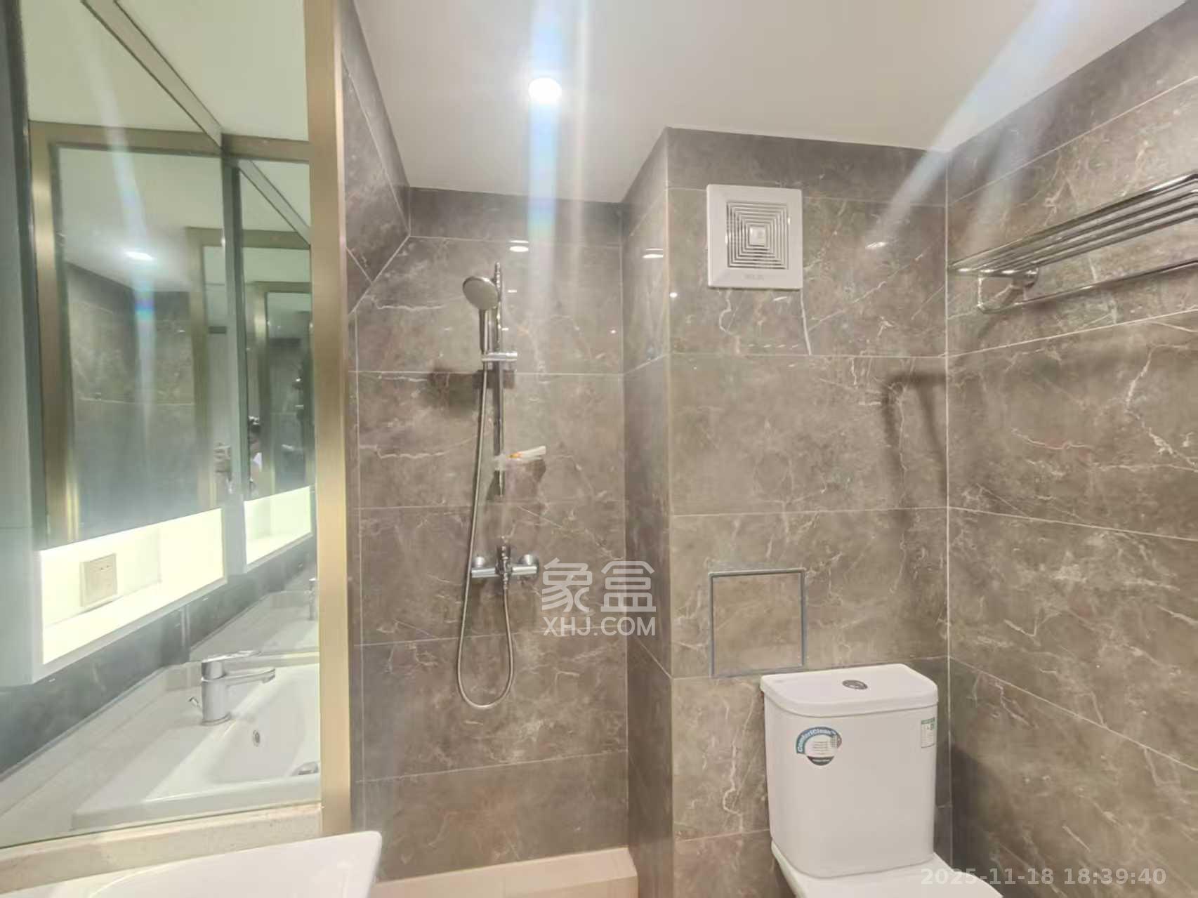 华远海蓝郡 2室2厅1卫 1500.0元/月 华远海蓝郡 2室2厅1卫 1500.0元/月室内图