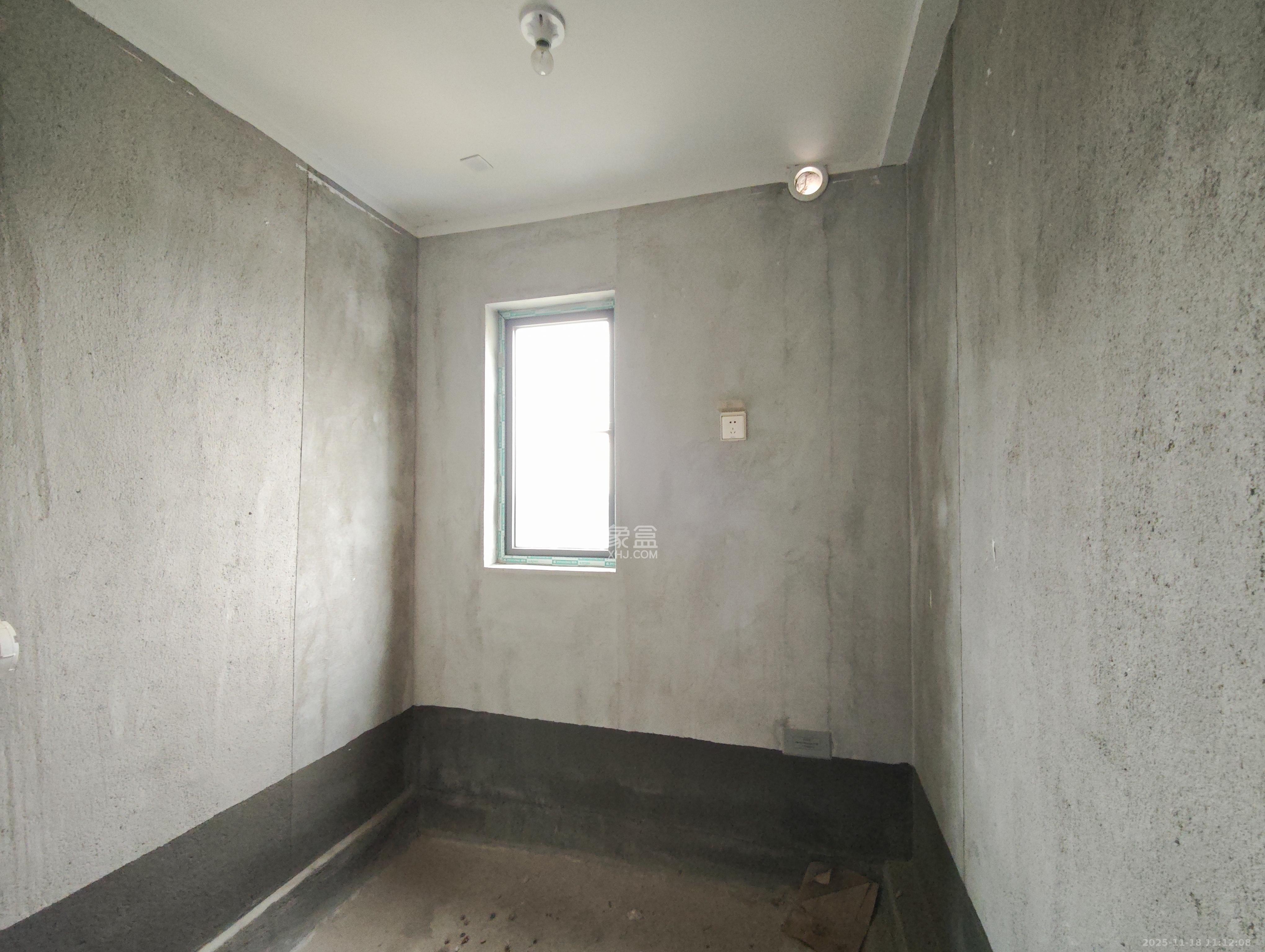 长房岭秀时代 4室2厅2卫 118.0万 长房岭秀时代 4室2厅2卫 118.0万卫生间