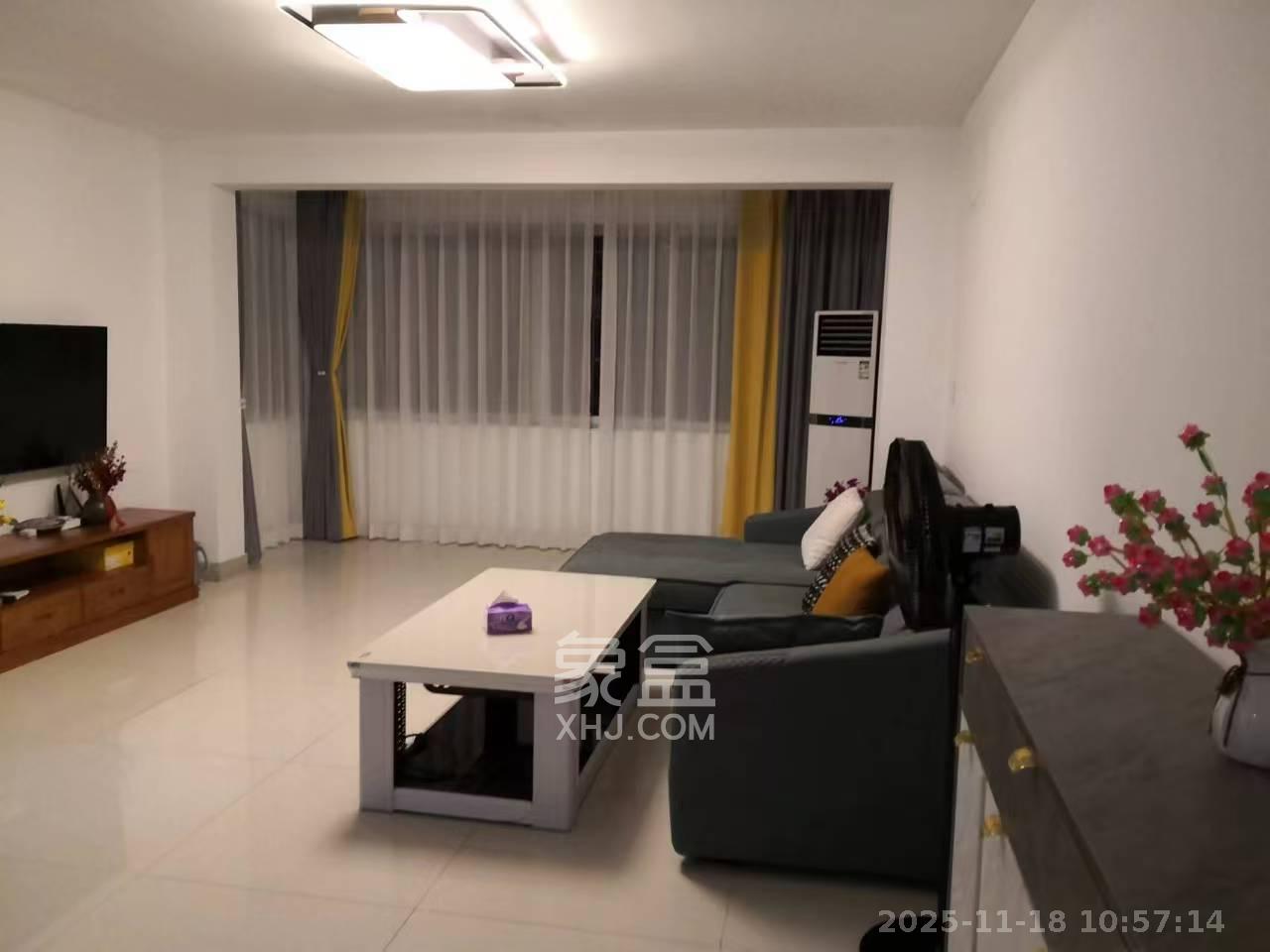 飞达大厦  2室1厅1卫    4500.0元/月