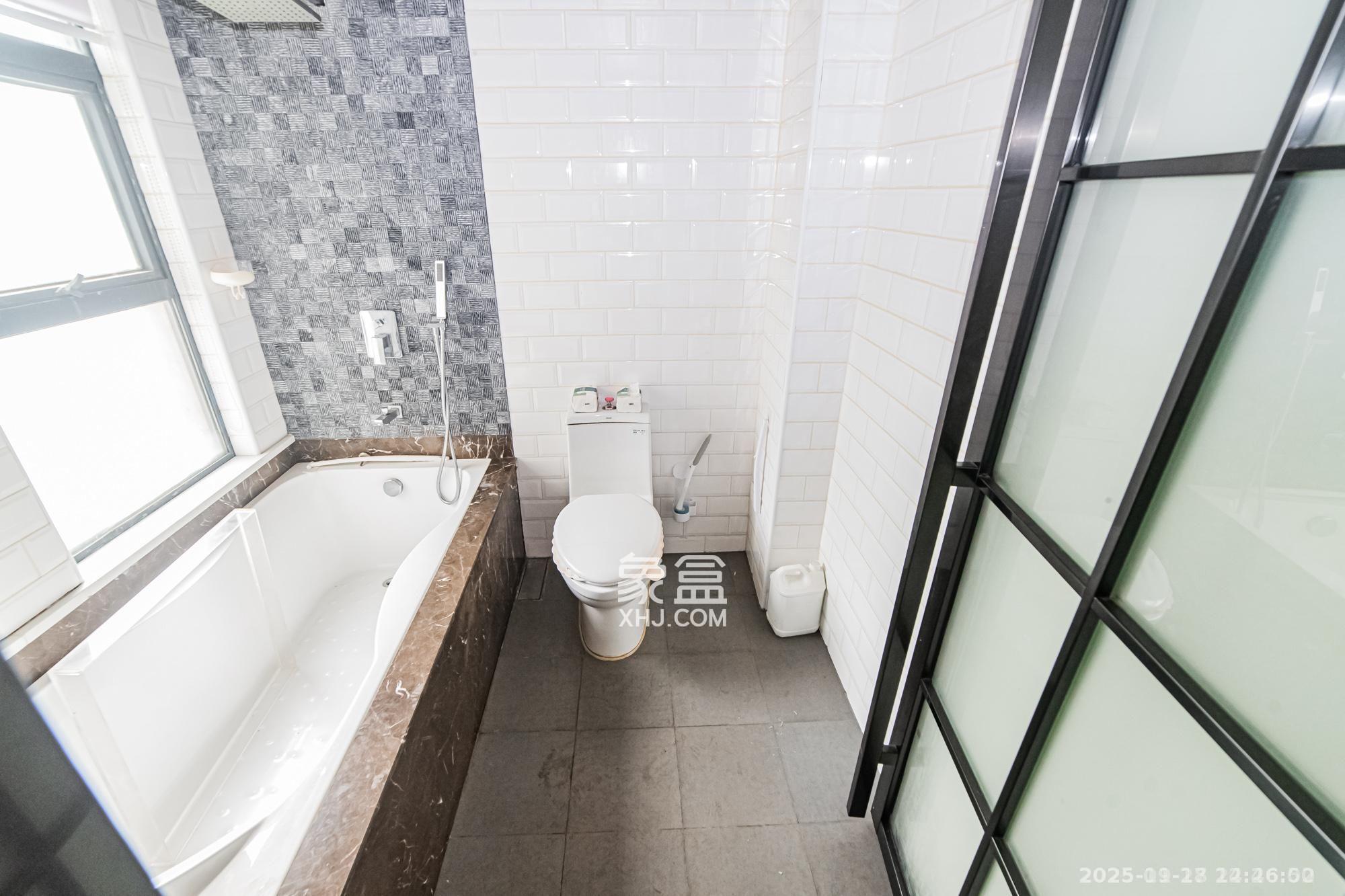 湘江世纪城临江苑  3室2厅1卫    2000.0元/月室内图