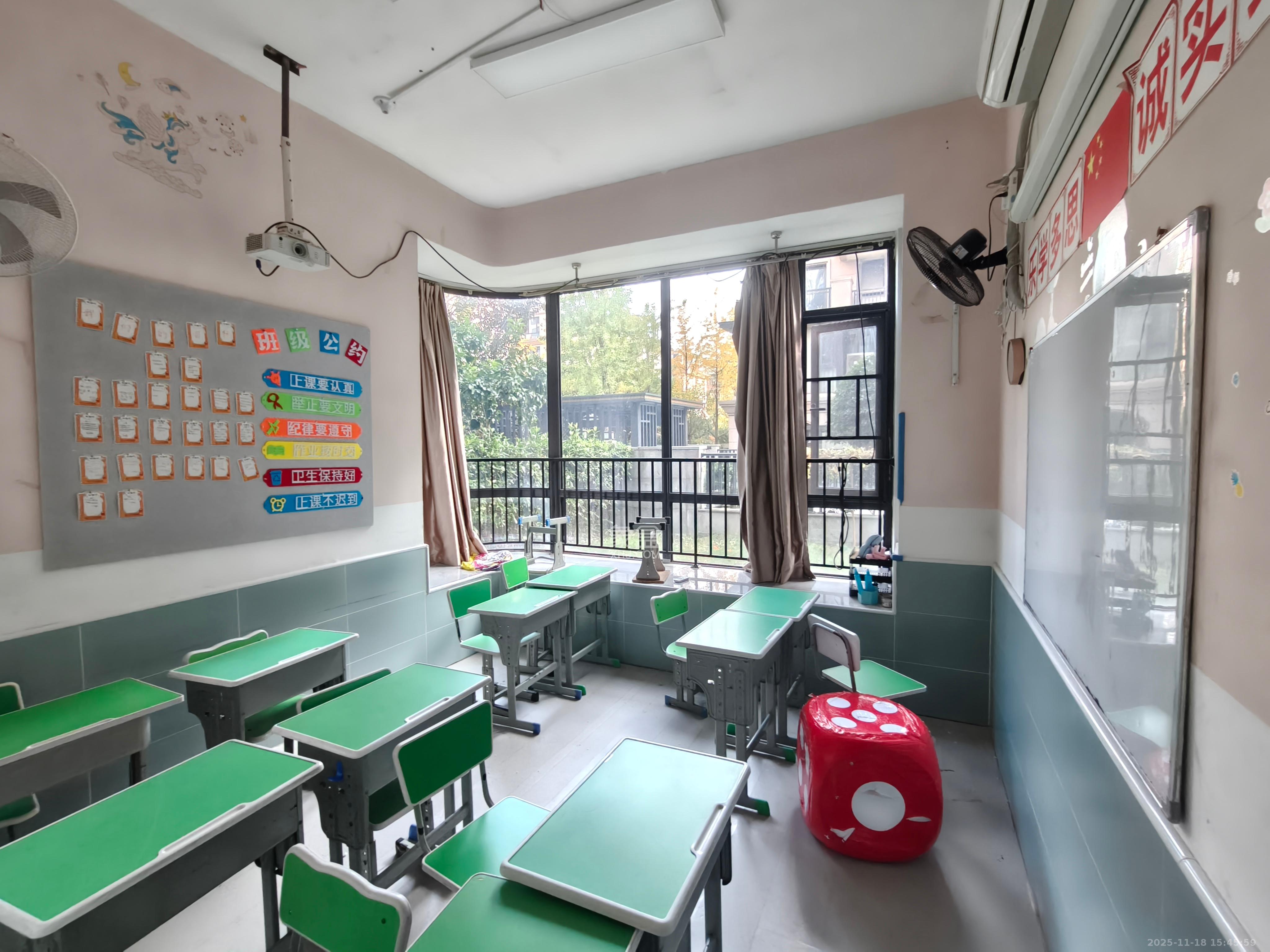 明昇壹城(明昇时代广场)一期 4室2厅2卫 3200.0元/月 明昇壹城(明昇时代广场)一期 4室2厅2卫 3200.0元/月室内图