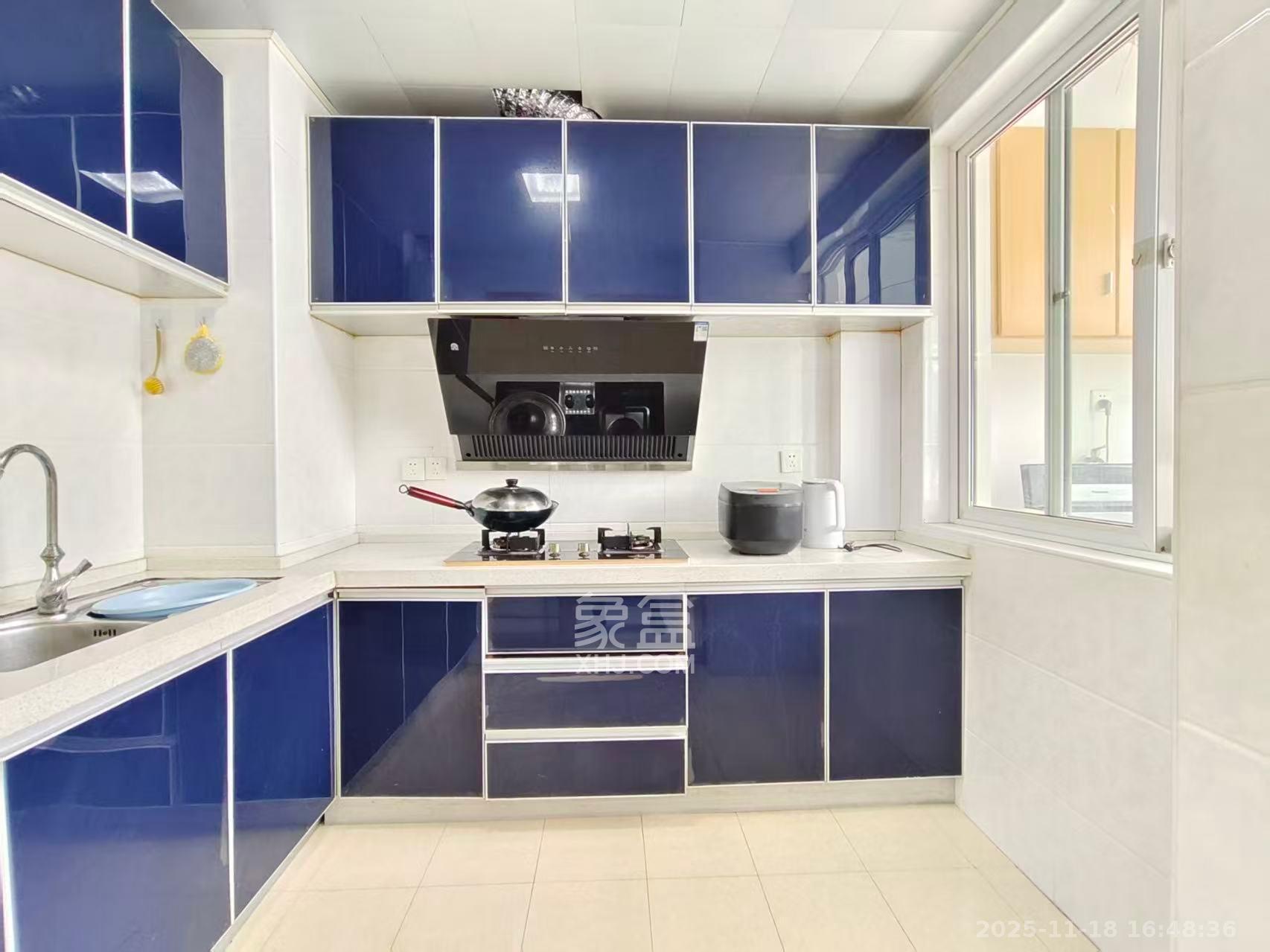 银港水晶城 3室2厅1卫 2800.0元/月 银港水晶城 3室2厅1卫 2800.0元/月室内图