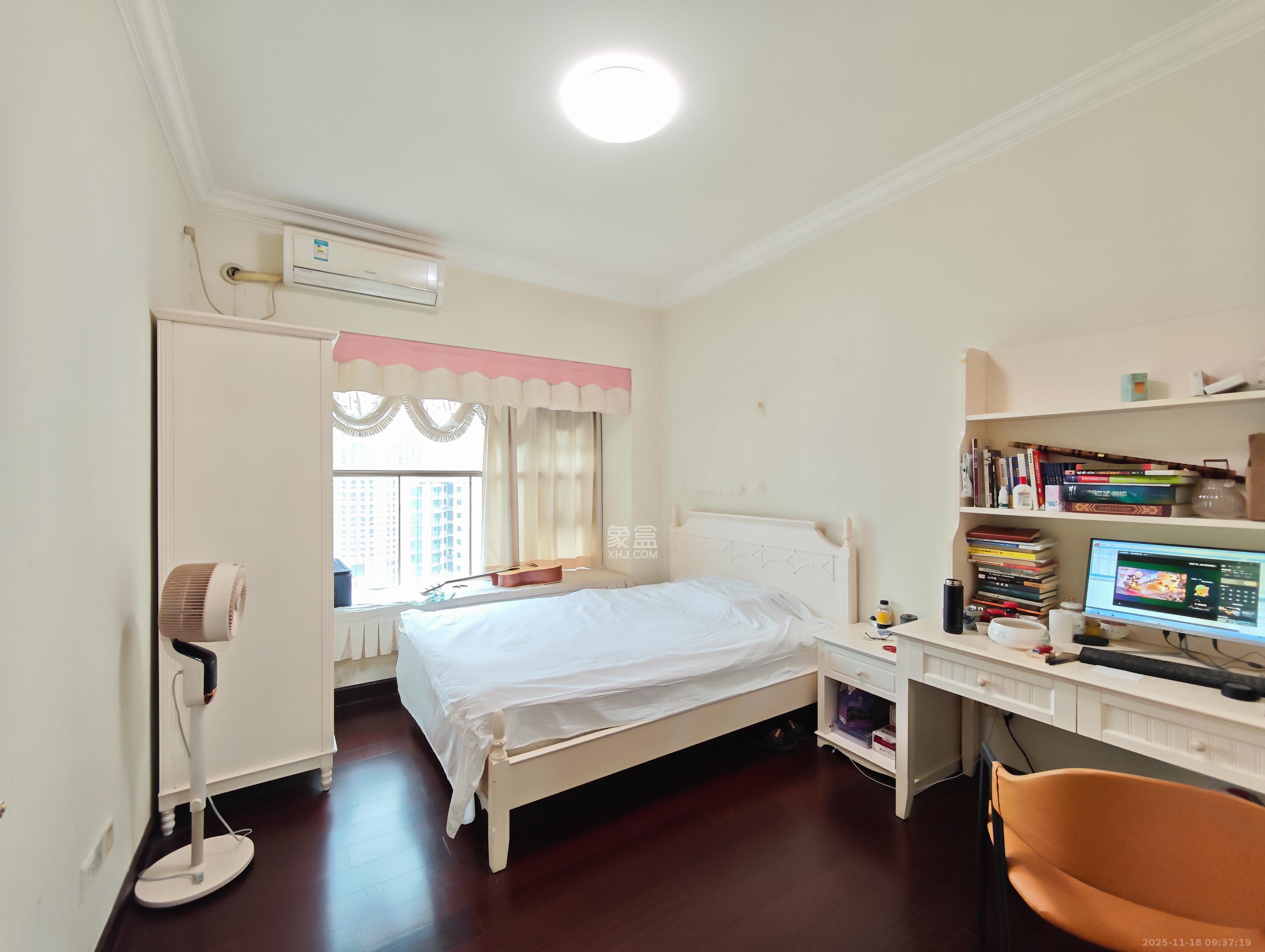 恒大城 4室2厅2卫 98.8万 恒大城 4室2厅2卫 98.8万卧室