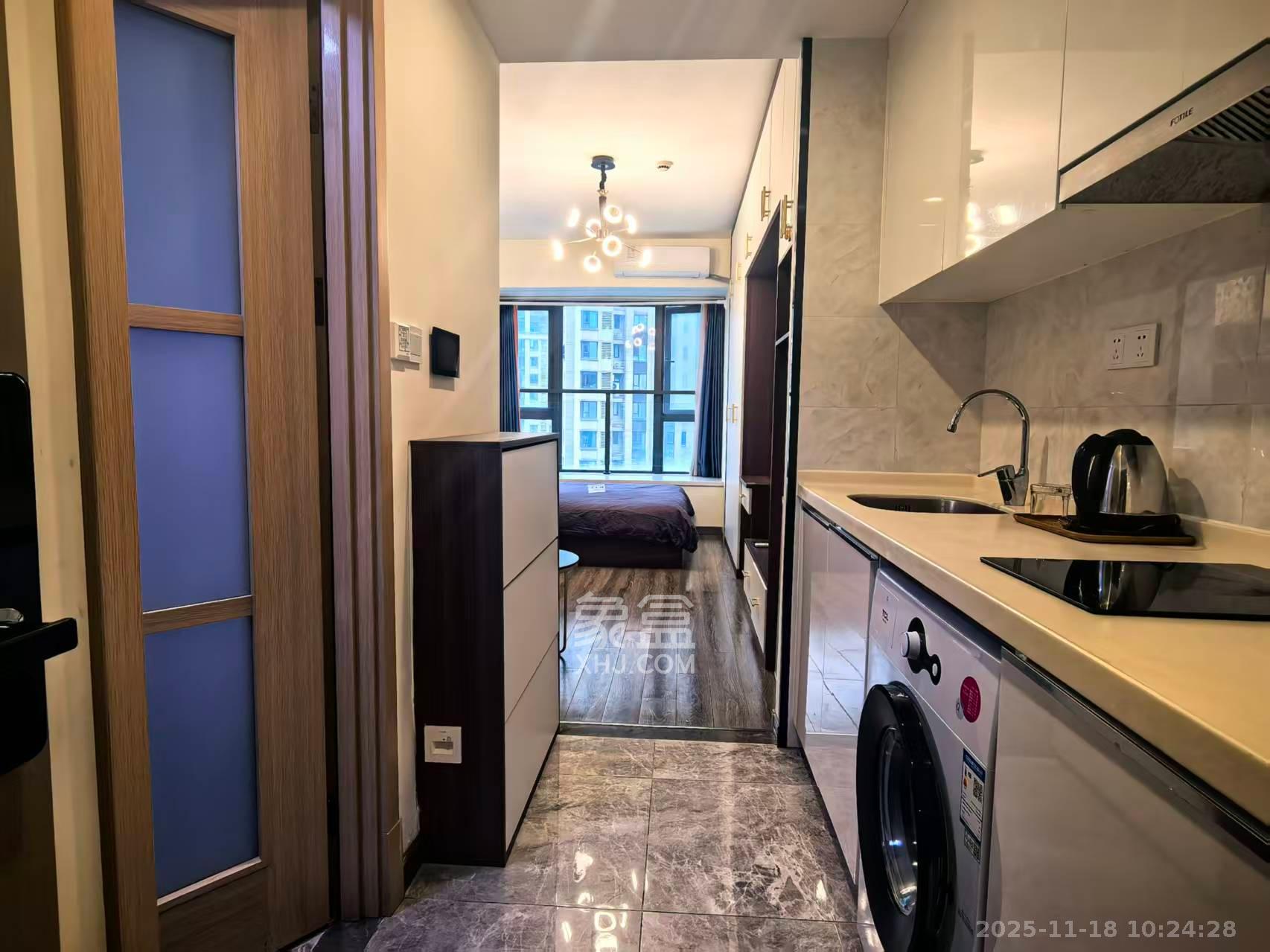 卓越浅水湾  1室0厅1卫    1600.0元/月室内图