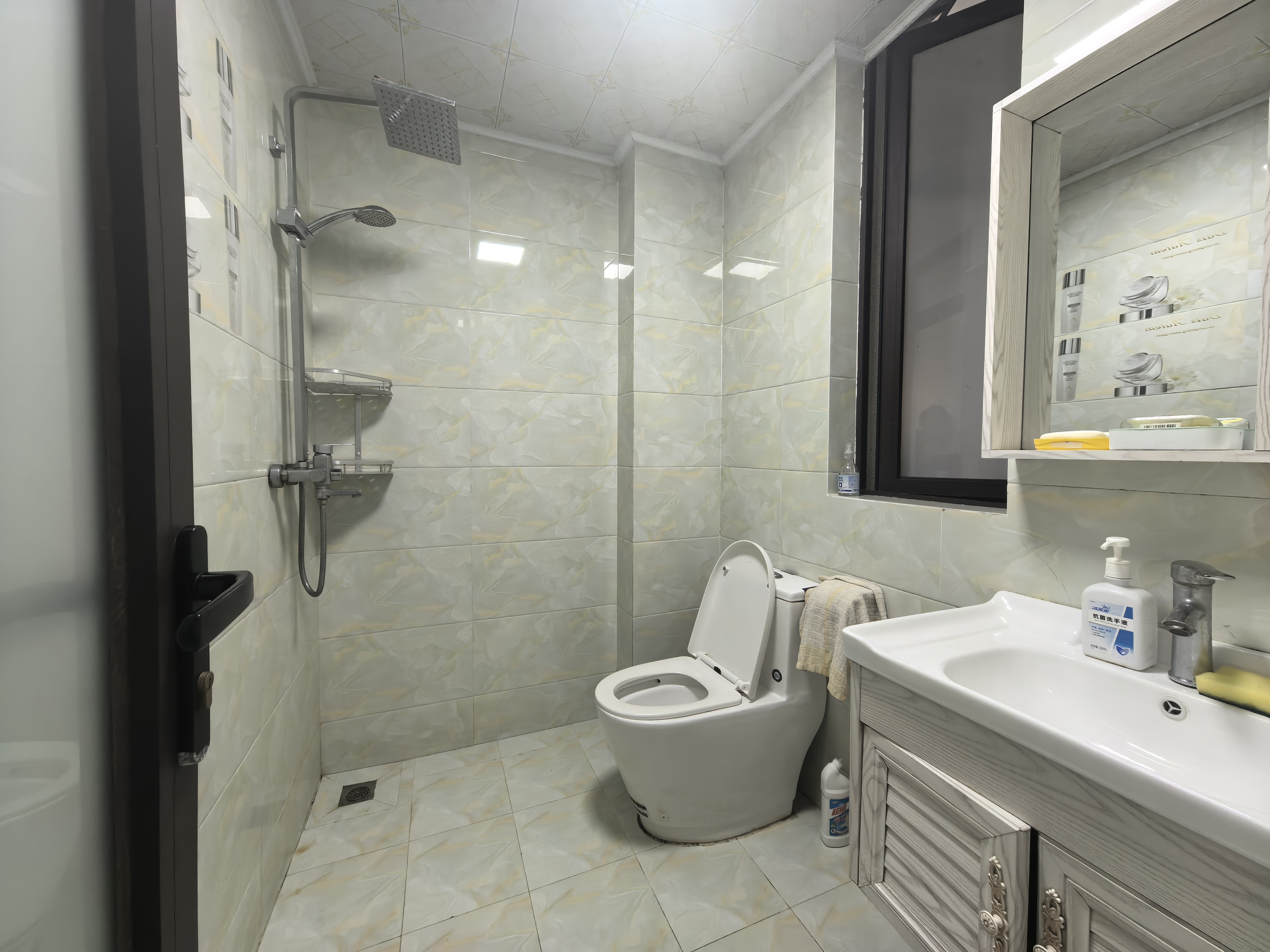 鲁能钓鱼台美高梅  2室1厅1卫    1800.0元/月室内图