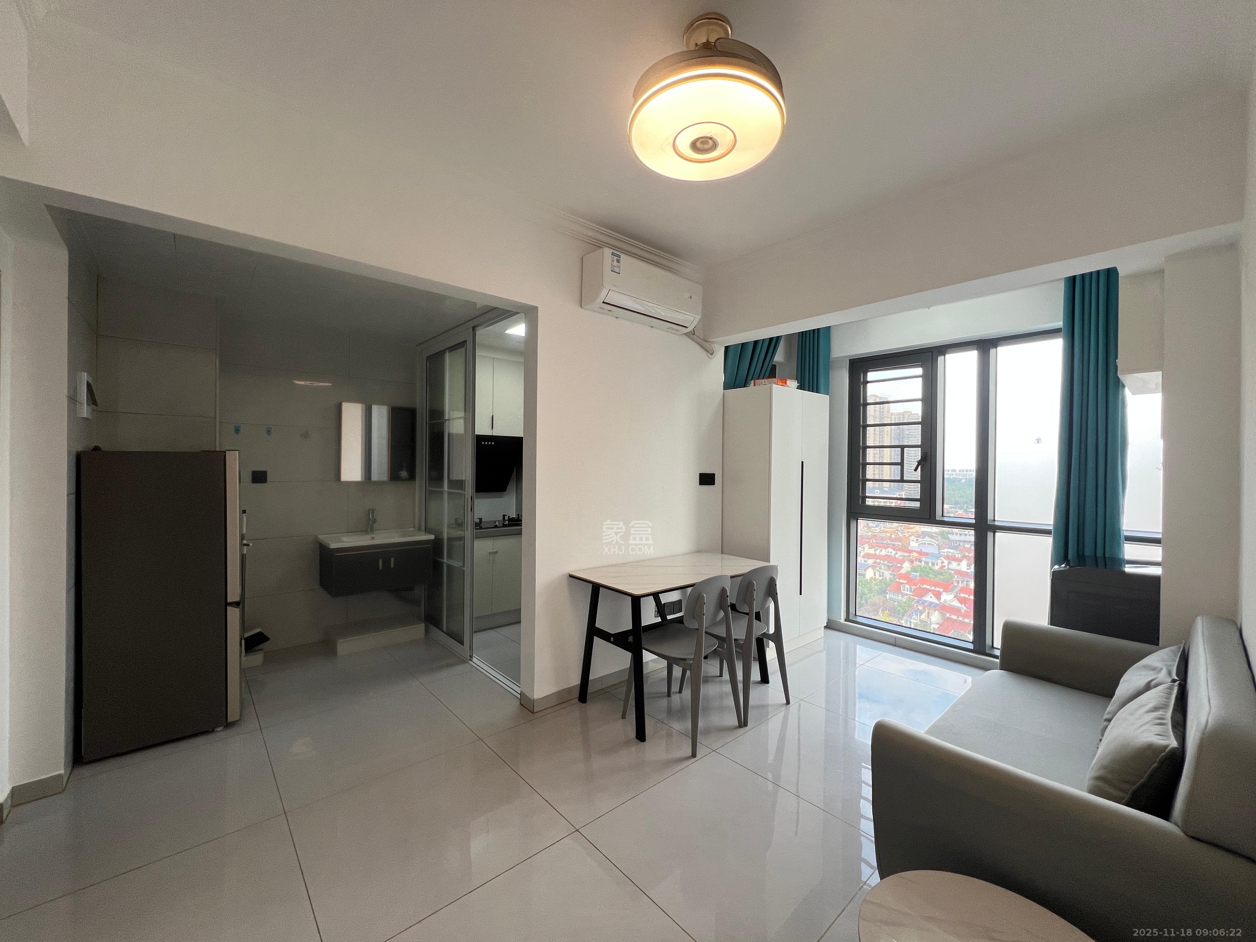 云和华府  1室1厅1卫    1500.0元/月室内图1