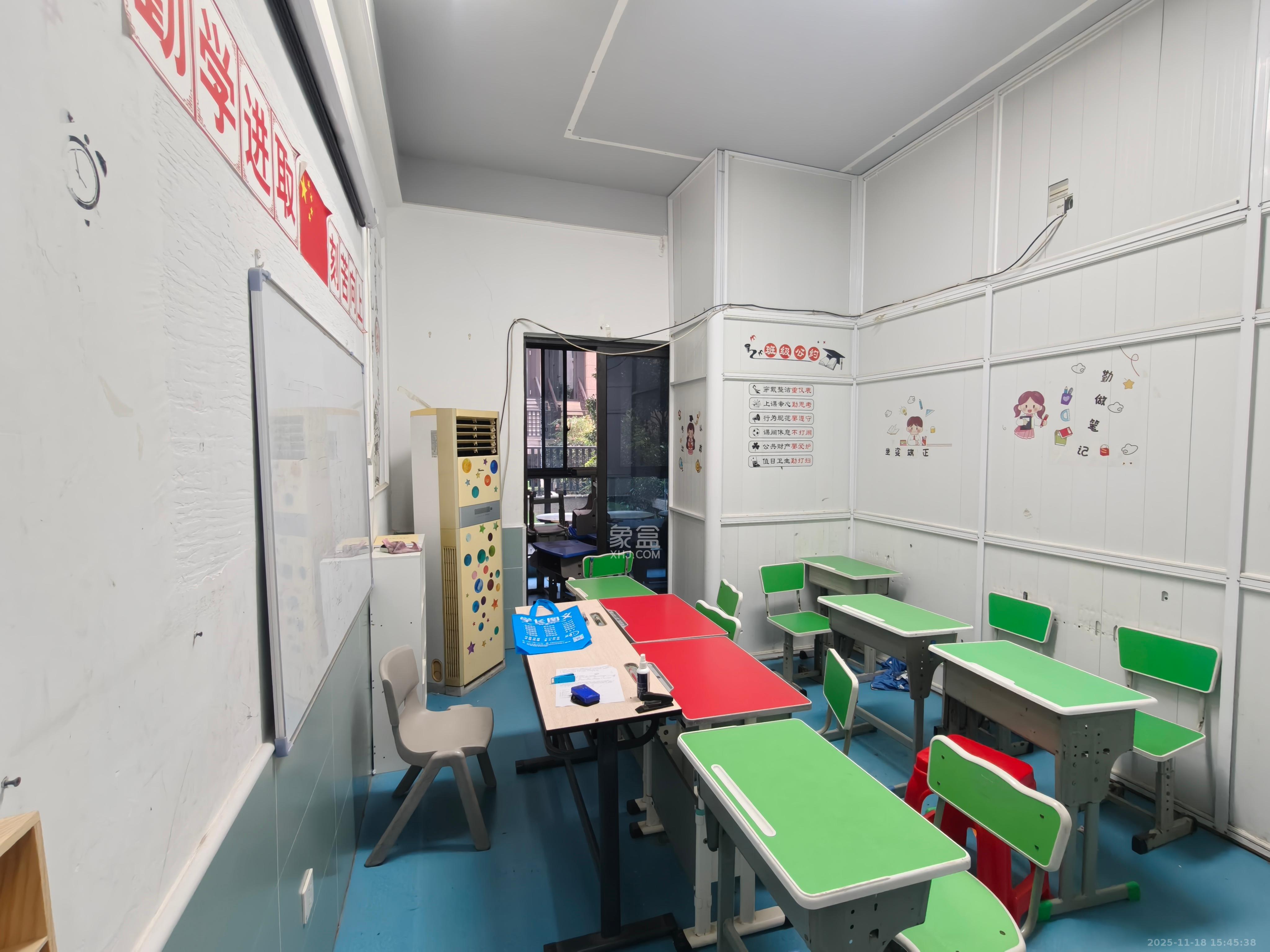 明昇壹城(明昇时代广场)一期 4室2厅2卫 3200.0元/月 明昇壹城(明昇时代广场)一期 4室2厅2卫 3200.0元/月室内图