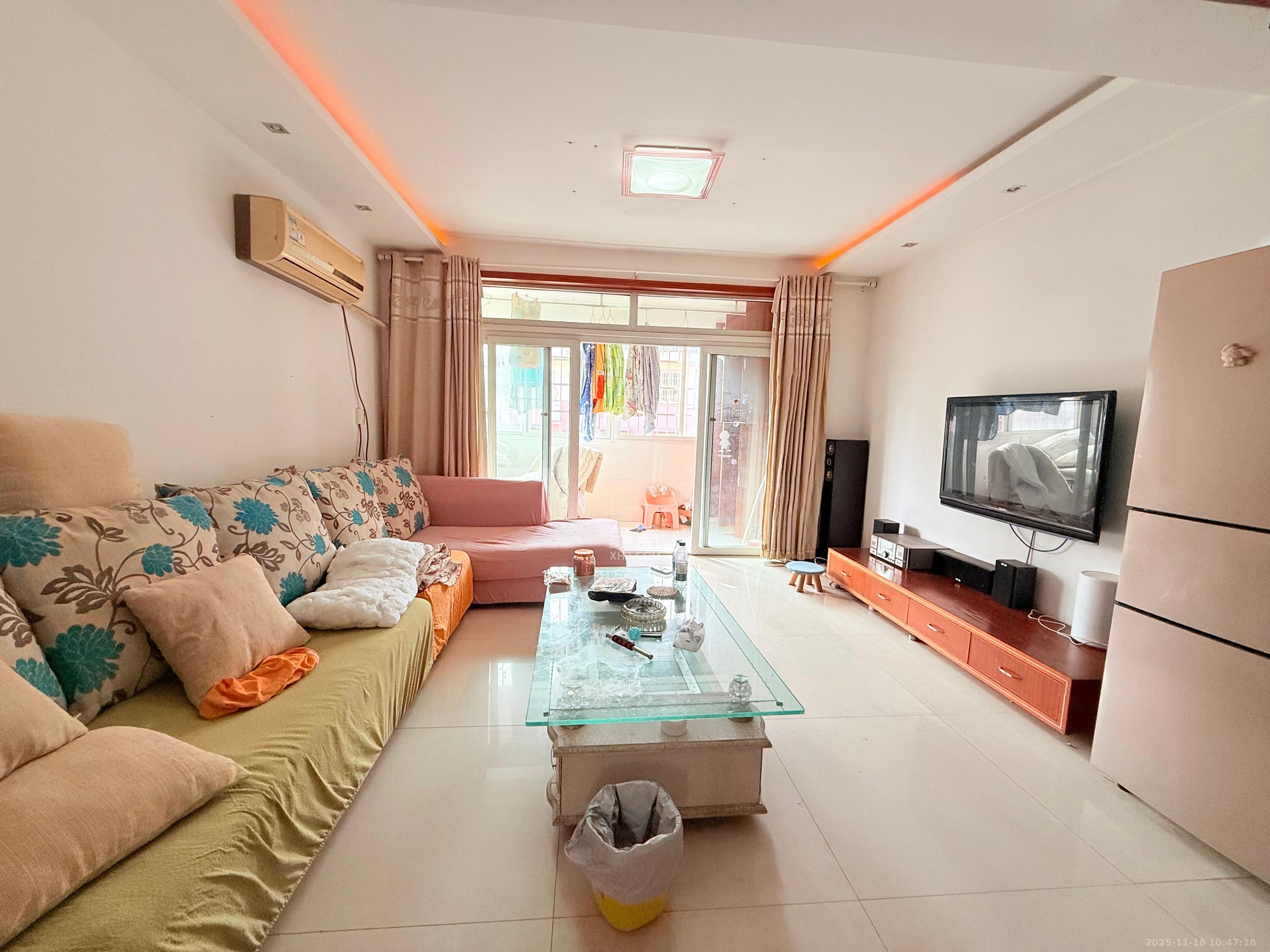 湘樟园小区(湘樟家园) 4室2厅2卫 2000.0元/月 湘樟园小区(湘樟家园) 4室2厅2卫 2000.0元/月室内图