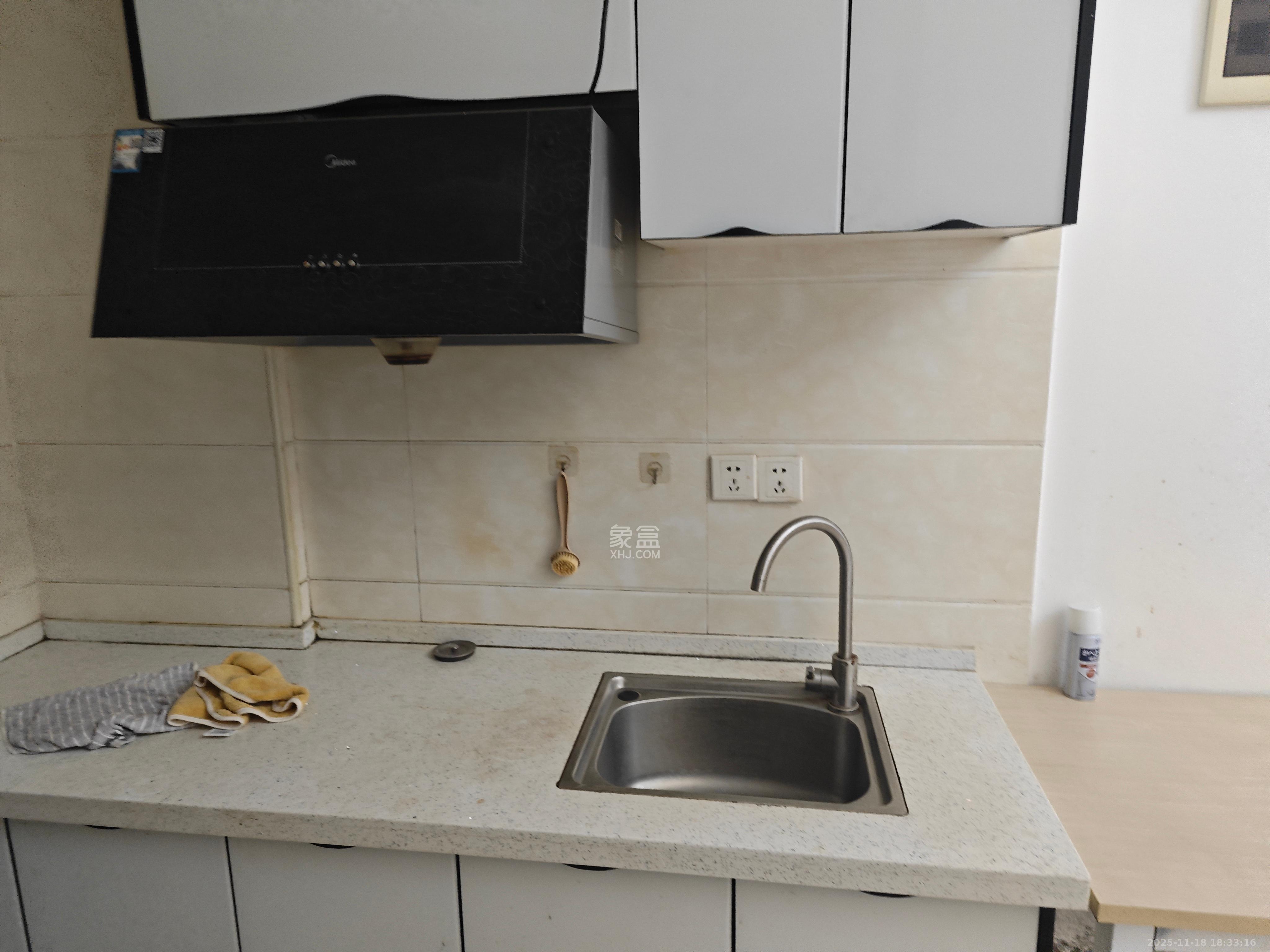 华侨假日中心（晟华苑）  1室1厅1卫    1400.0元/月室内图