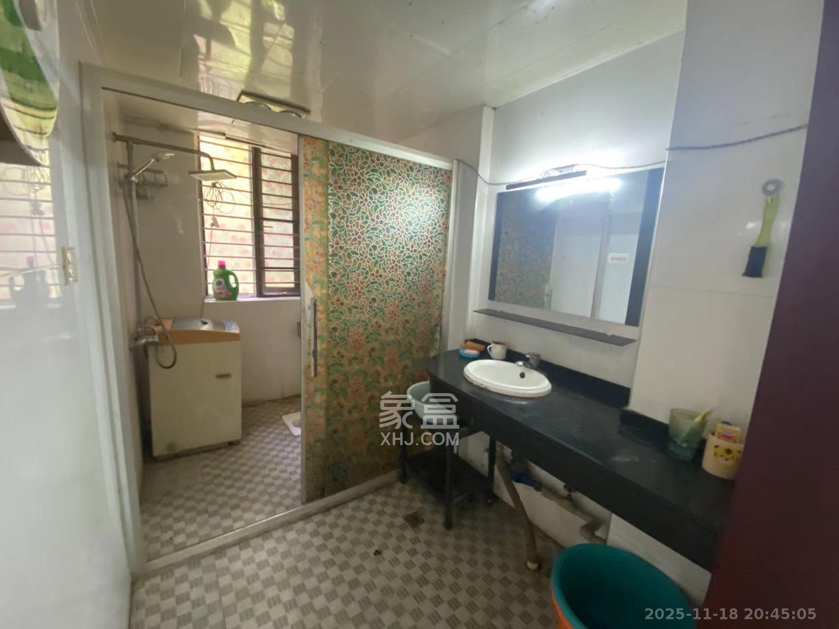 长房东郡  3室1厅2卫    3800.0元/月室内图