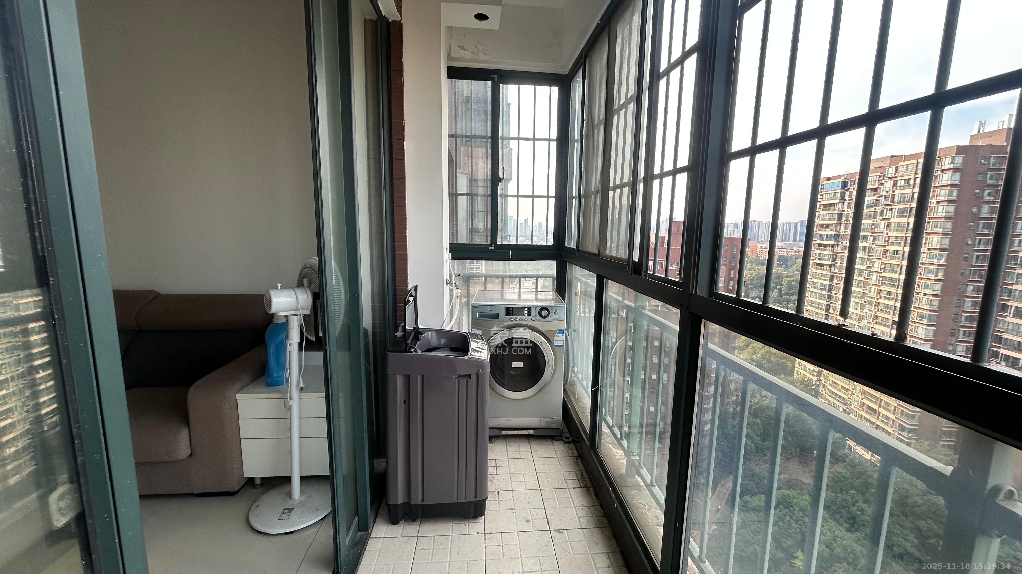 麓谷公馆(涉外国际公馆) 3室1厅1卫 2000.0元/月 麓谷公馆(涉外国际公馆) 3室1厅1卫 2000.0元/月室内图