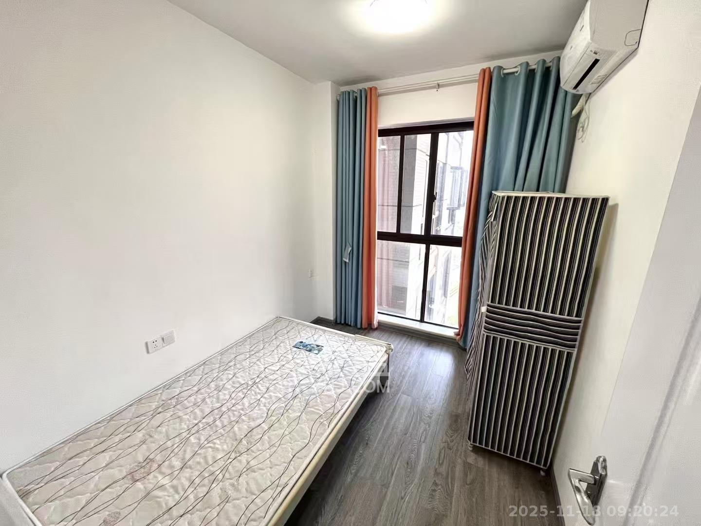 国泰九龙湾  3室2厅1卫    2000.0元/月室内图