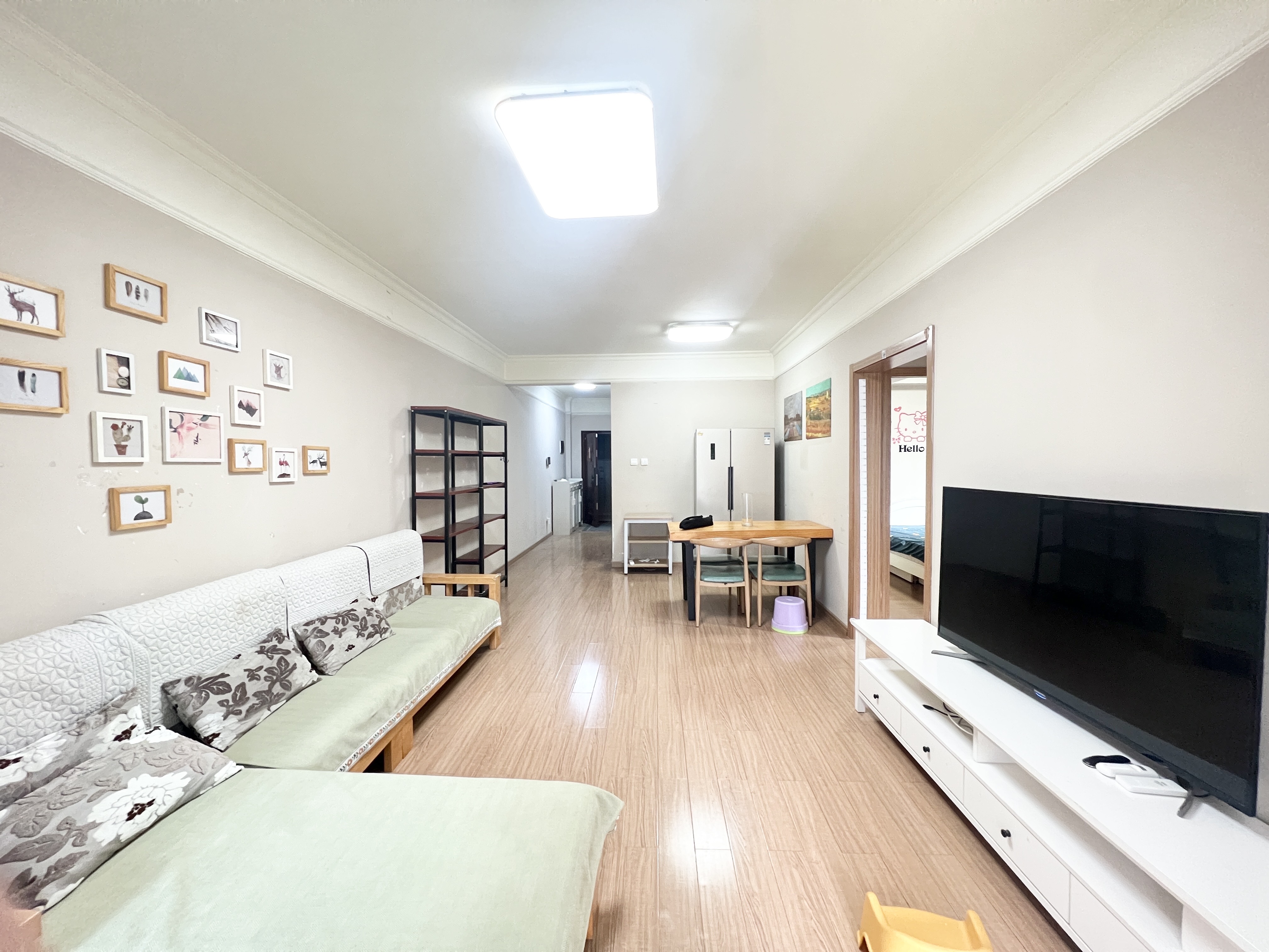 麓谷小镇  3室2厅1卫    2200.0元/月户型图