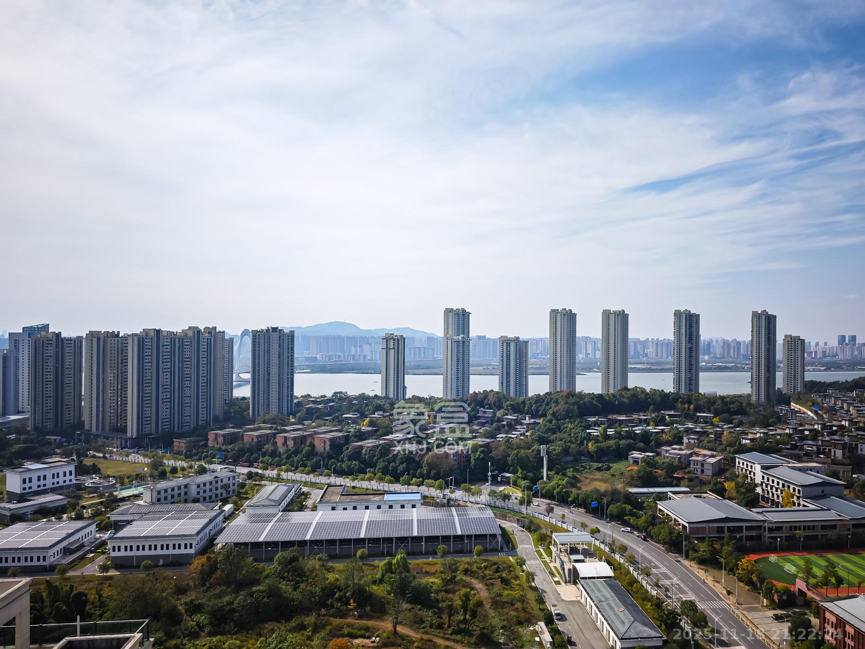 秀峰一品  4室2厅2卫    130.0万其他