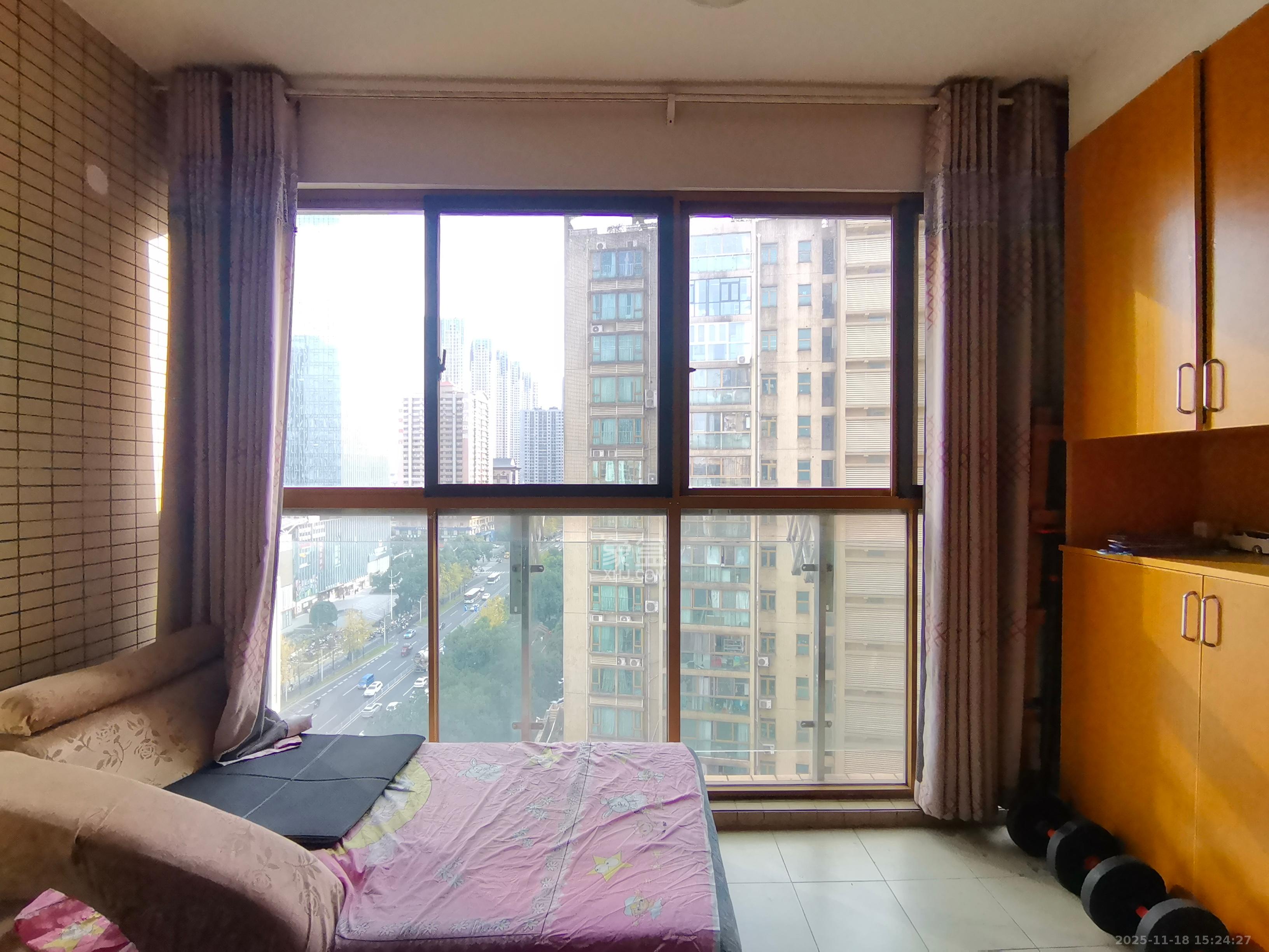 天健芙蓉盛世一期 3室2厅2卫 3300.0元/月 天健芙蓉盛世一期 3室2厅2卫 3300.0元/月室内图