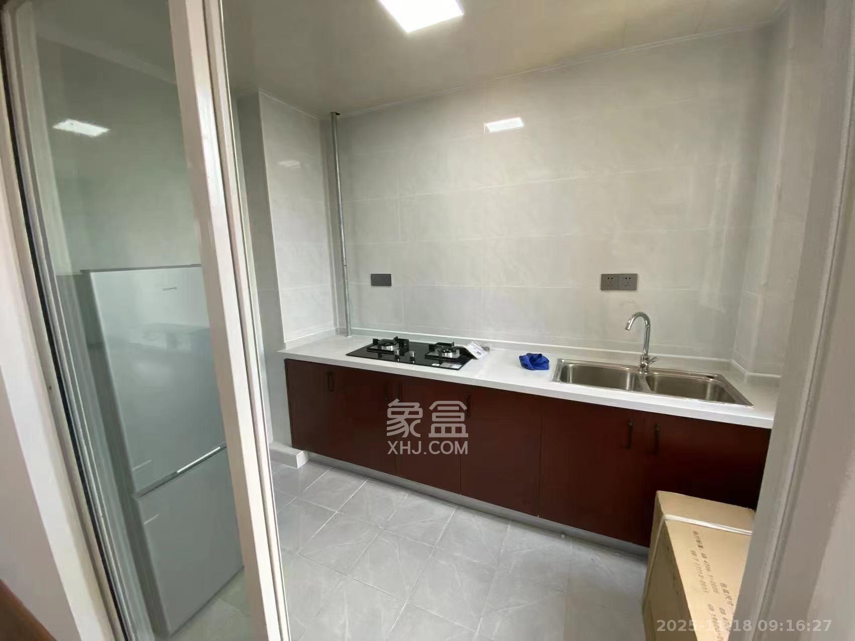 金地三千府(金地湖山樾、金地自在城) 4室2厅1卫 1700.0元/月 金地三千府(金地湖山樾、金地自在城) 4室2厅1卫 1700.0元/月室内图