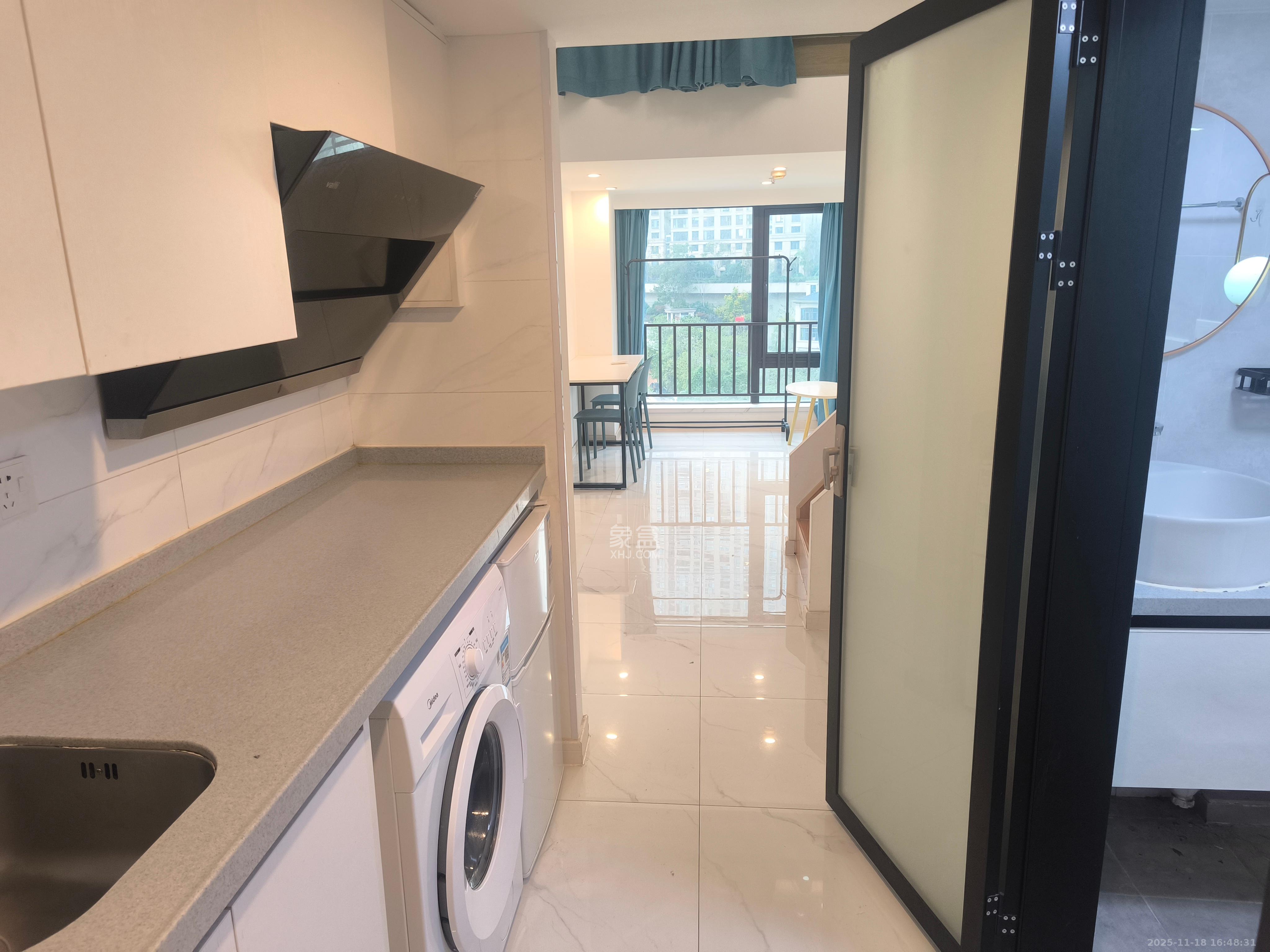 卓越江岸  1室1厅1卫    1900.0元/月