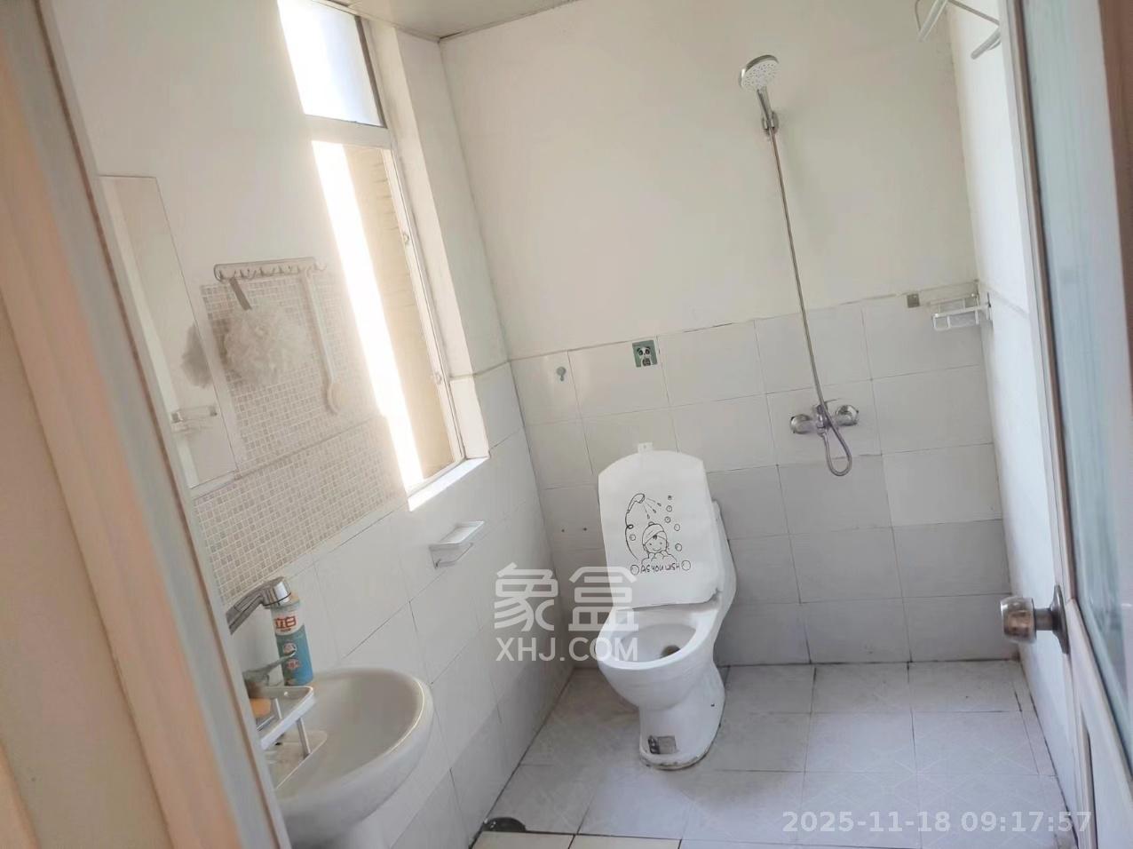 麓山枫情  2室1厅1卫    2200.0元/月室内图