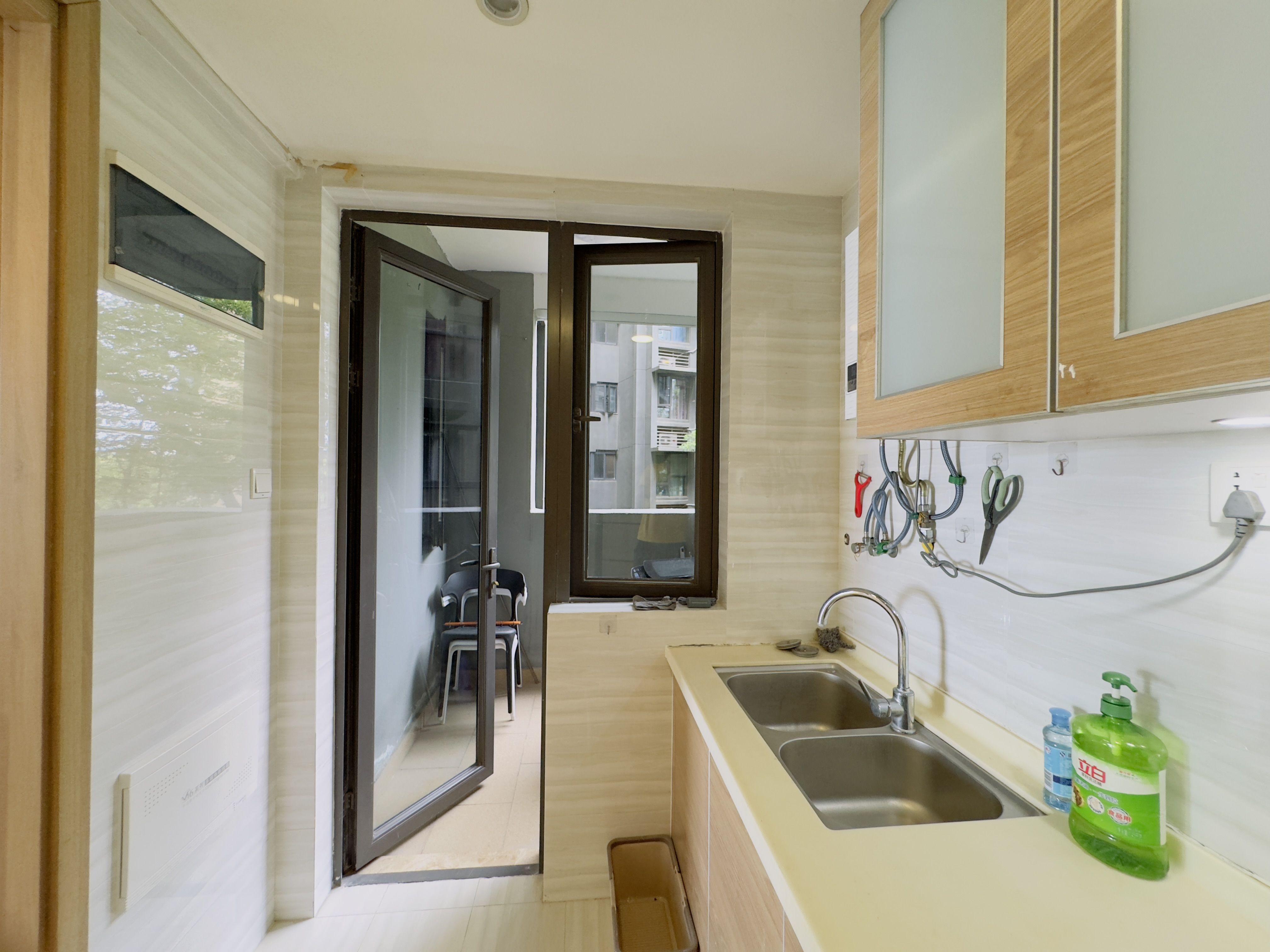 恒大美丽沙天璟湾 3室2厅1卫 235.0万 恒大美丽沙天璟湾 3室2厅1卫 235.0万客厅