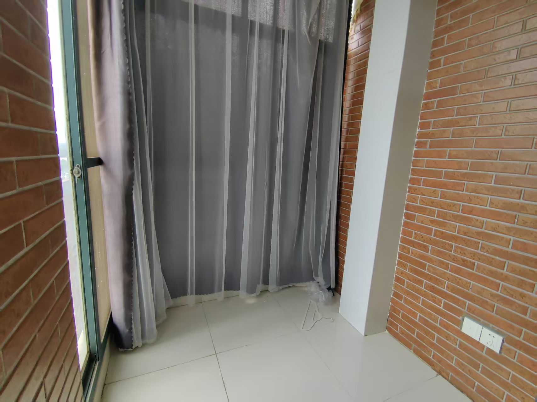 万花坊 2室2厅1卫 2300.0元/月 万花坊 2室2厅1卫 2300.0元/月室内图