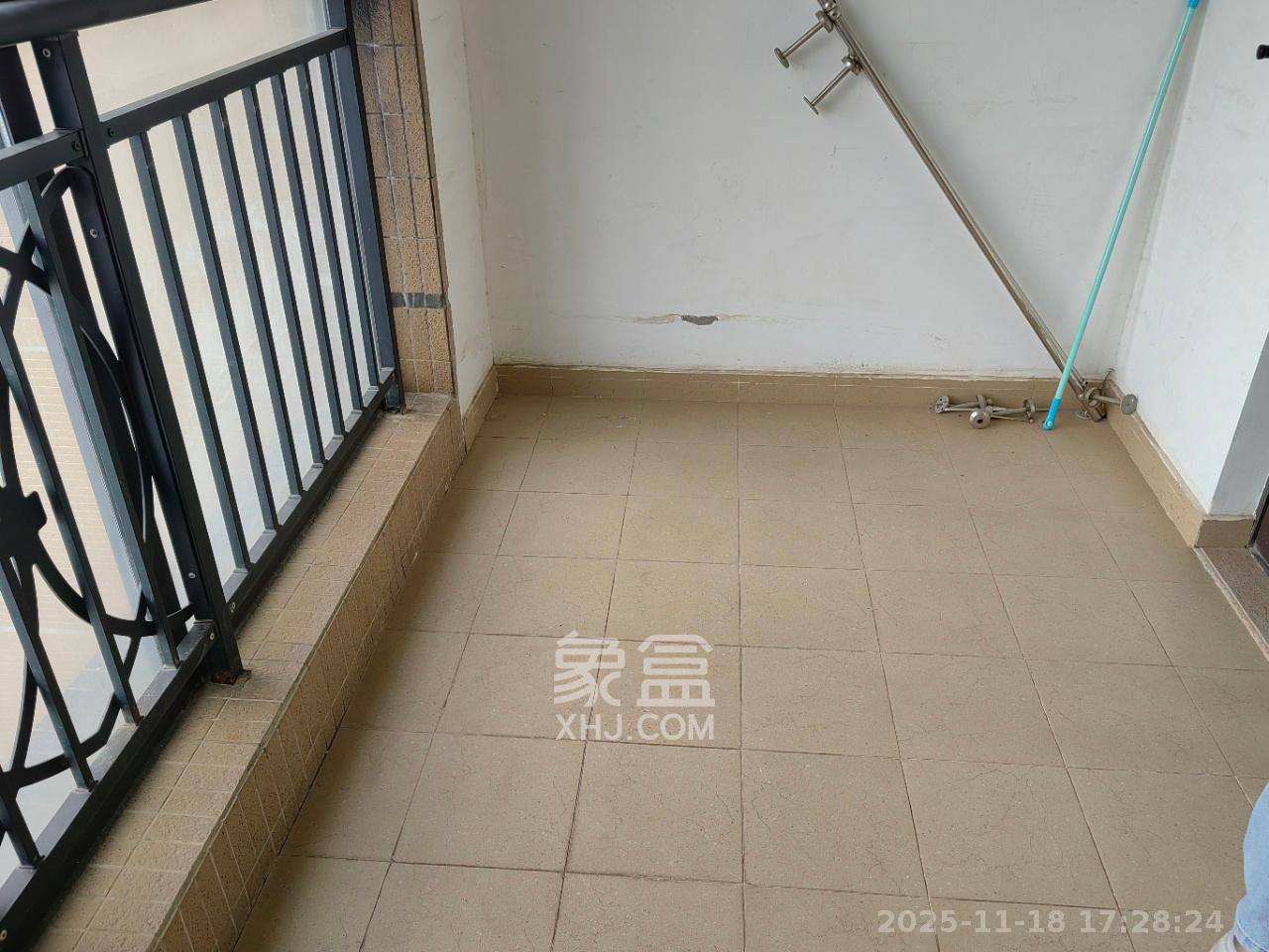 中海国际一期  4室2厅1卫    2000.0元/月室内图