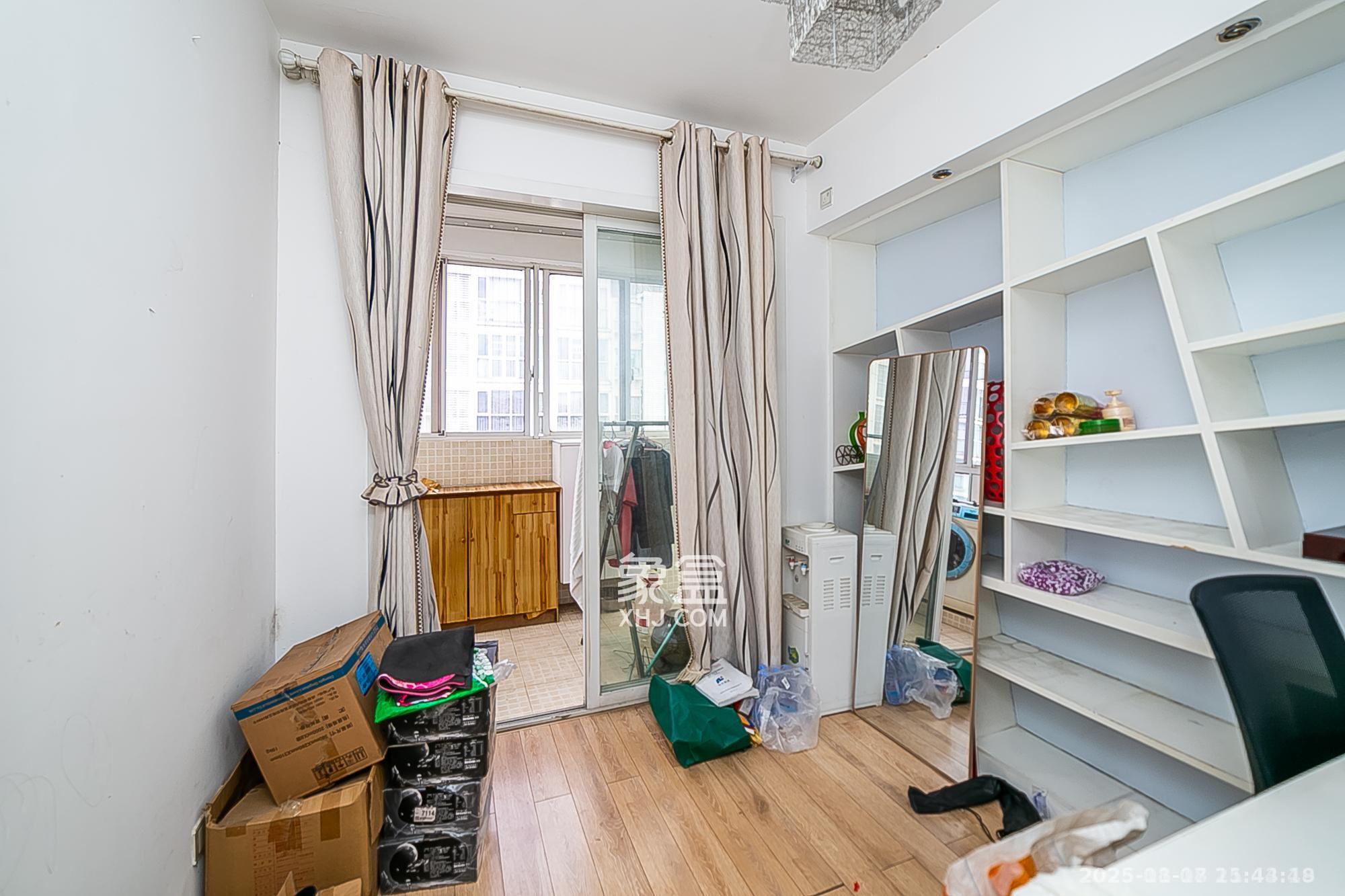 天鸿天府（天鸿中央大院）  2室1厅1卫    2000.0元/月室内图