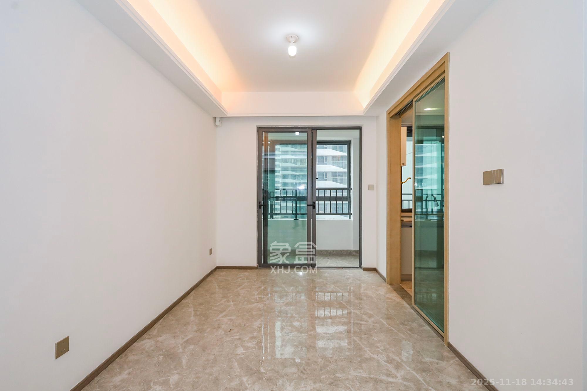 复地滨江金融中心  4室2厅2卫    4200.0元/月室内图