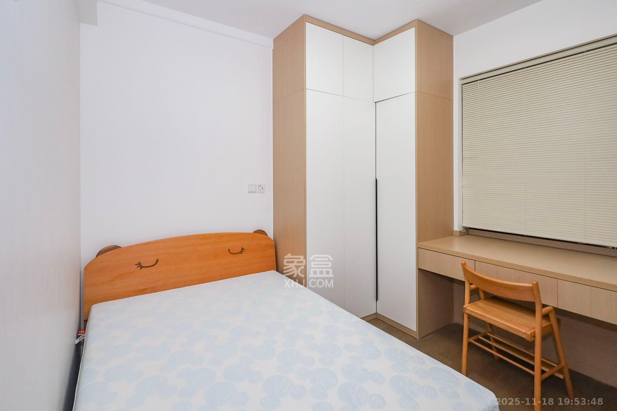 龙湖铂金中心(龙湖春江郦城) 3室2厅2卫 4800.0元/月 龙湖铂金中心(龙湖春江郦城) 3室2厅2卫 4800.0元/月室内图