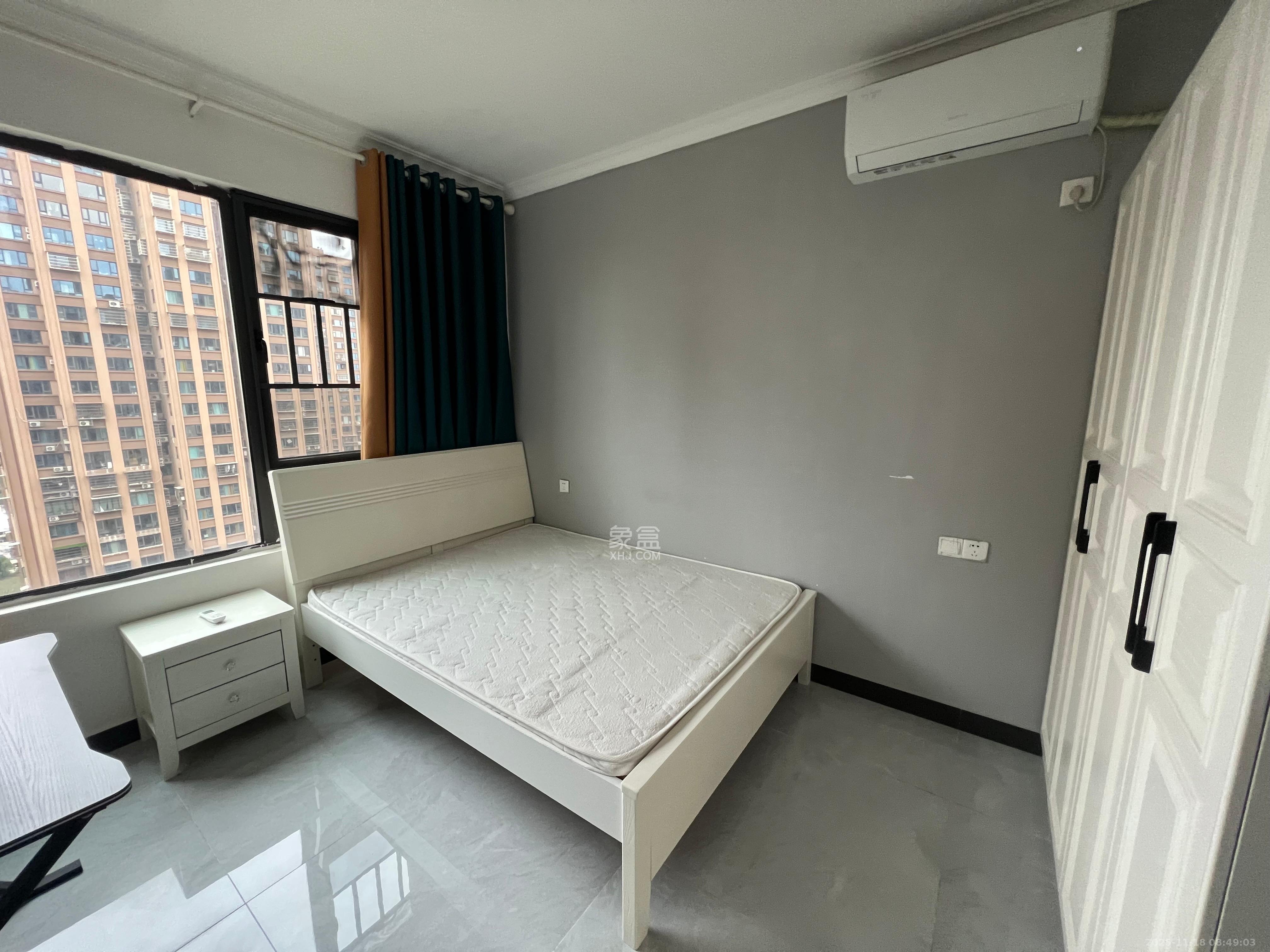 东合新苑  3室2厅1卫    2600.0元/月