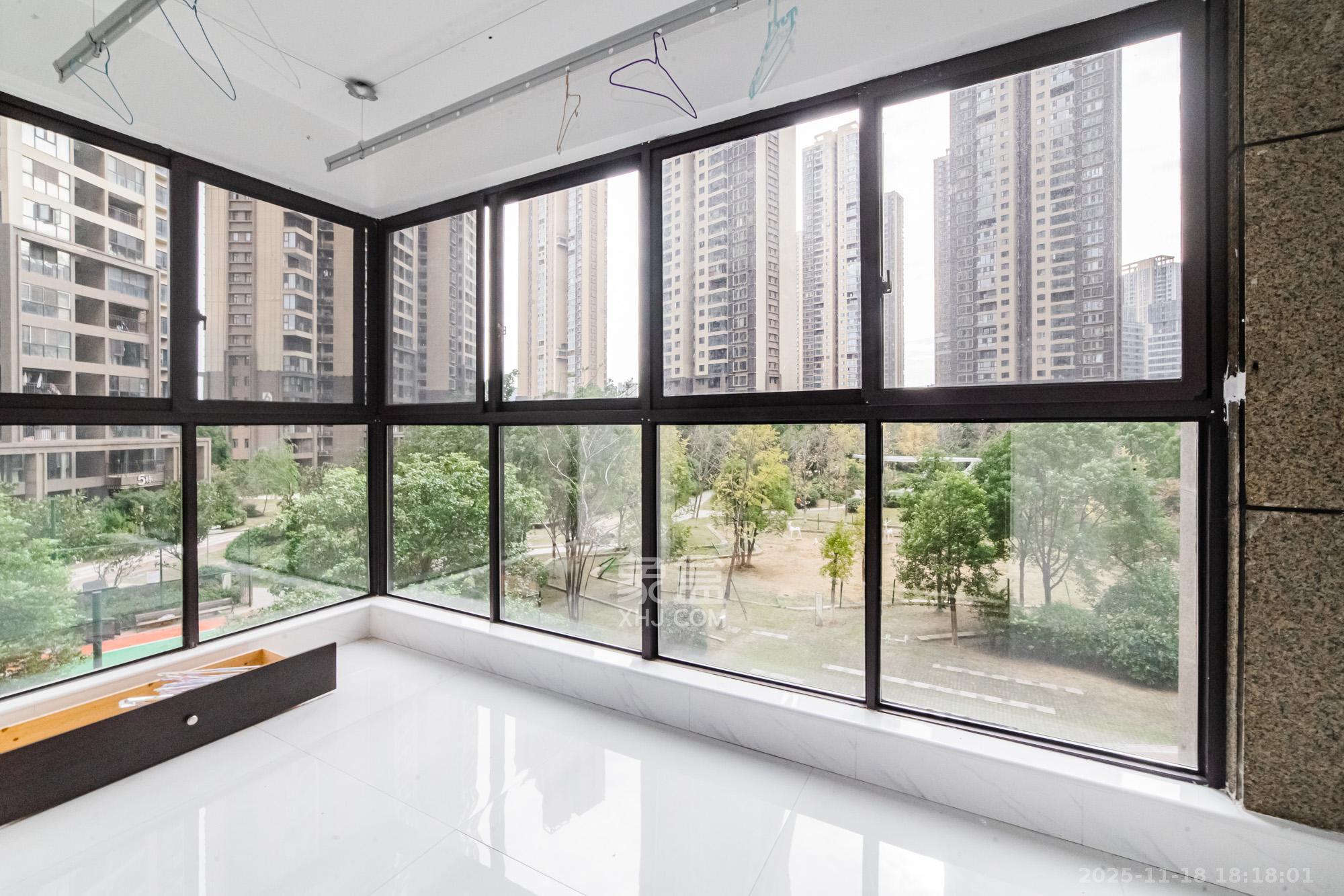 北辰三角洲C2区  3室2厅2卫    170.0万阳台