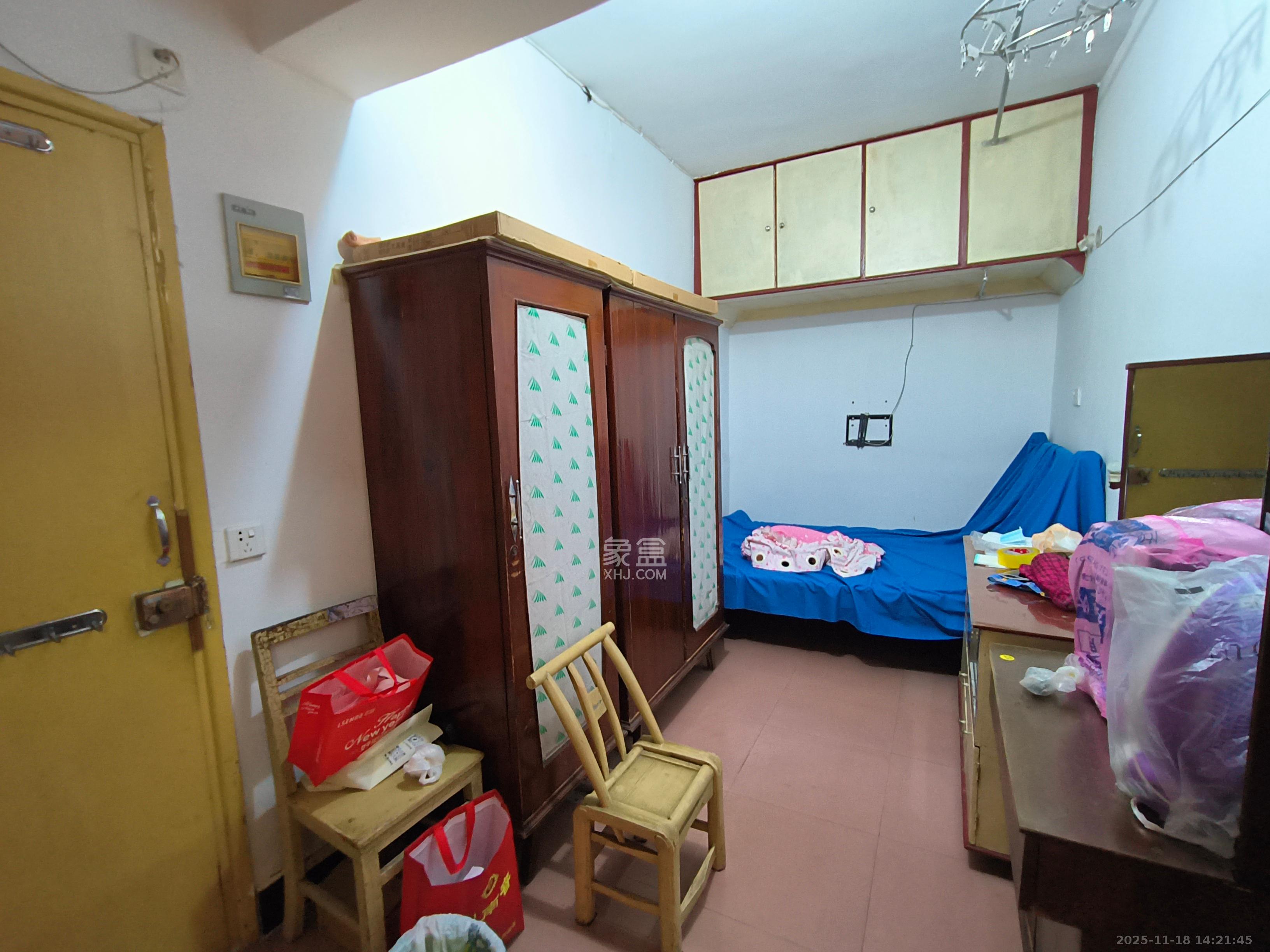 长勘小区  2室1厅1卫    2000.0元/月室内图