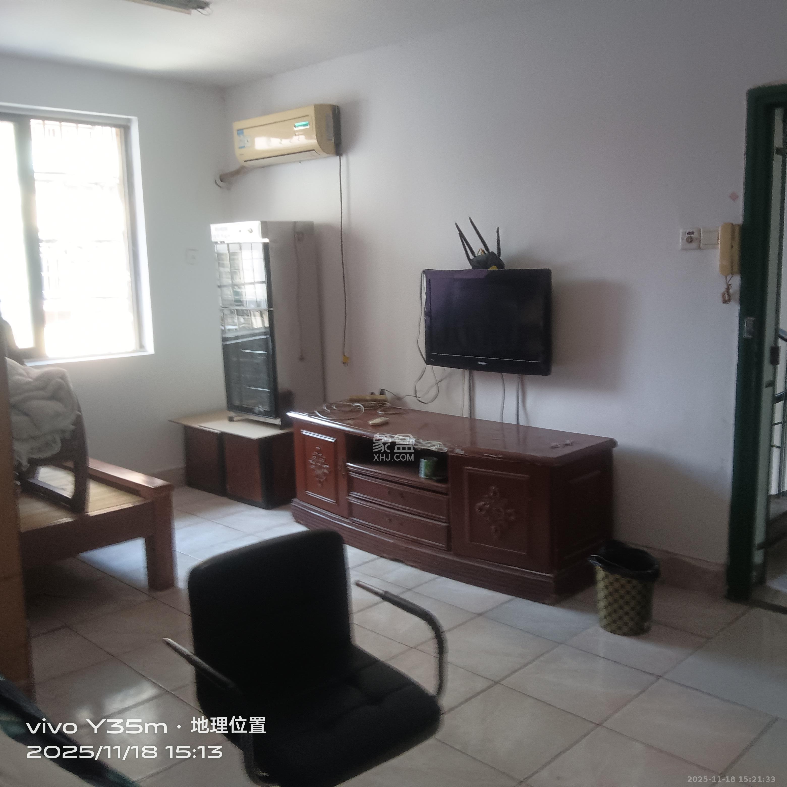 便河边社区  3室2厅1卫    2400.0元/月室内图1