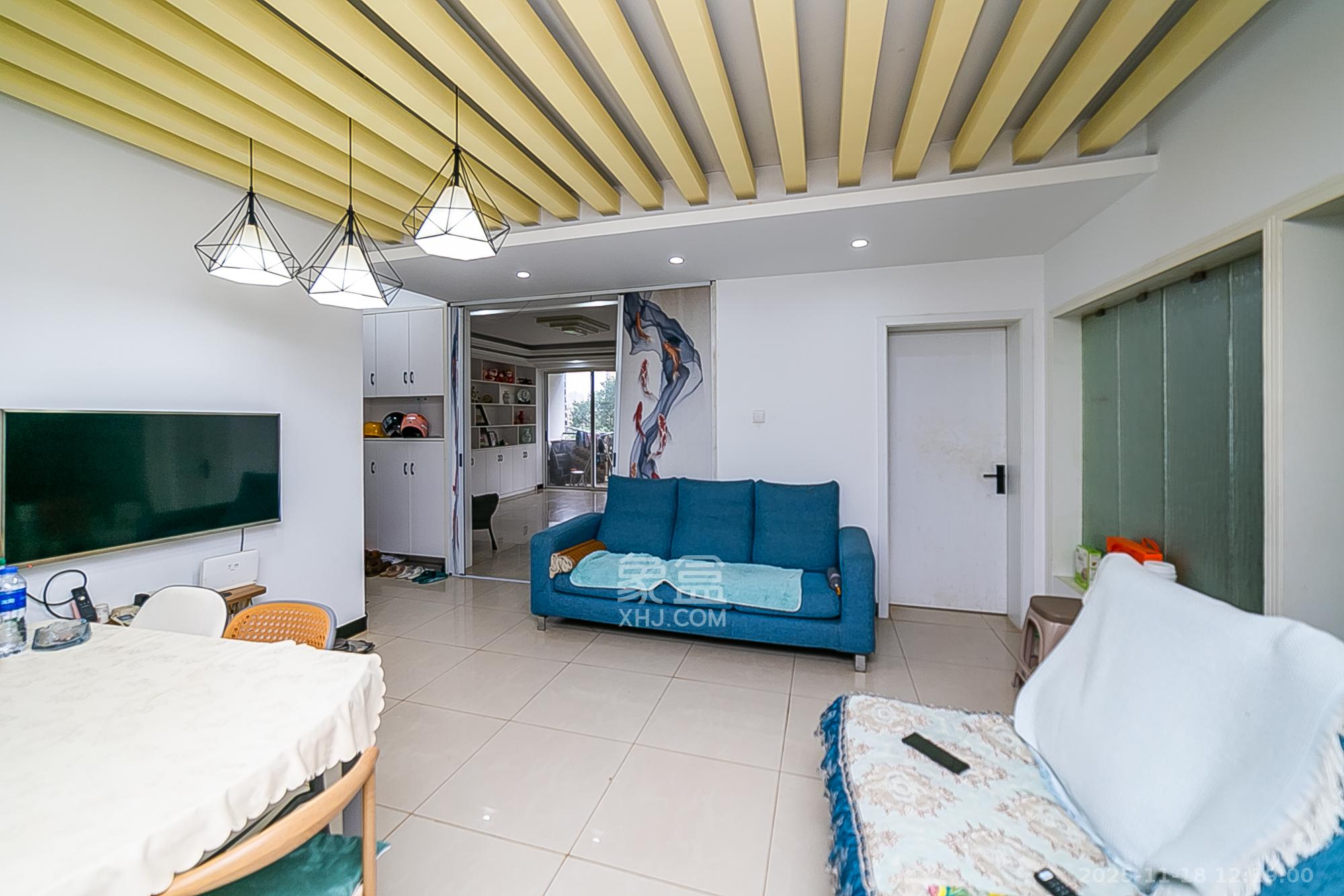 白沙花园 4室2厅2卫 118.0万 白沙花园 4室2厅2卫 118.0万客厅