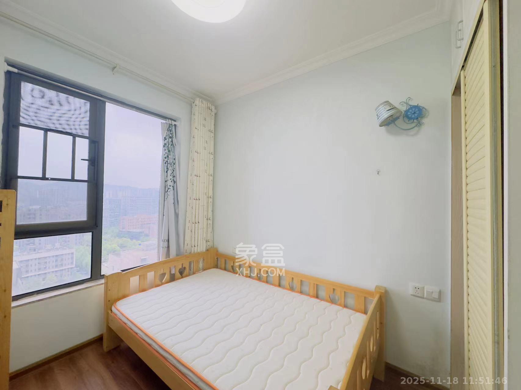 荣盛花语馨苑 3室2厅1卫 2300.0元/月 荣盛花语馨苑 3室2厅1卫 2300.0元/月室内图